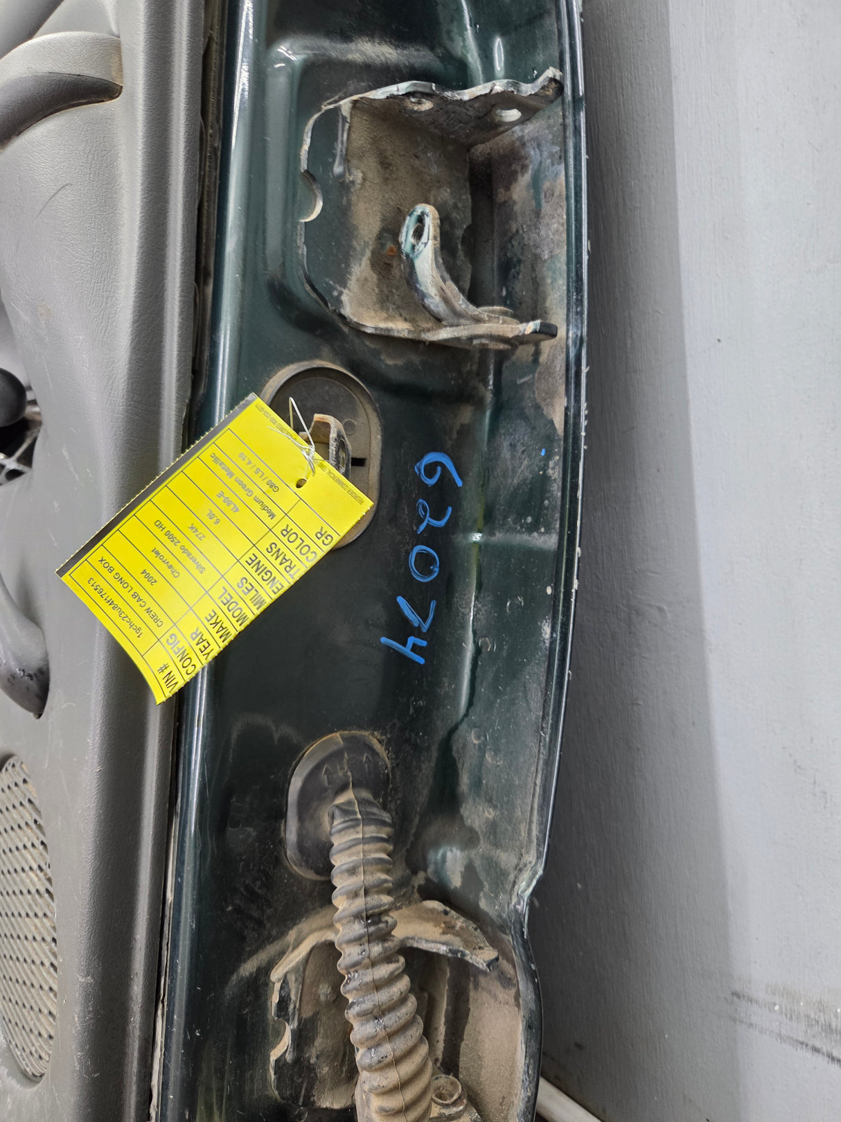 1999-2007 Chevrolet Silverado / GMC Sierra 1500 2500 3500 HD Rear Driver side LH Crew Cab rear door