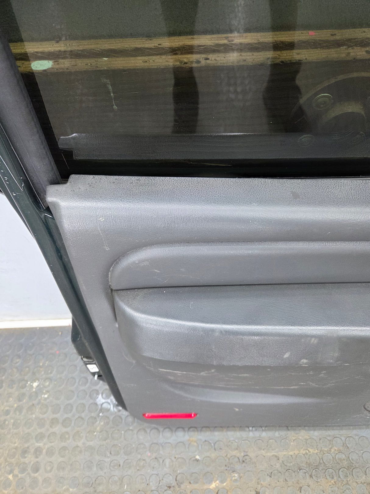 1999-2007 Chevrolet Silverado / GMC Sierra 1500 2500 3500 HD Rear Driver side LH Crew Cab rear door