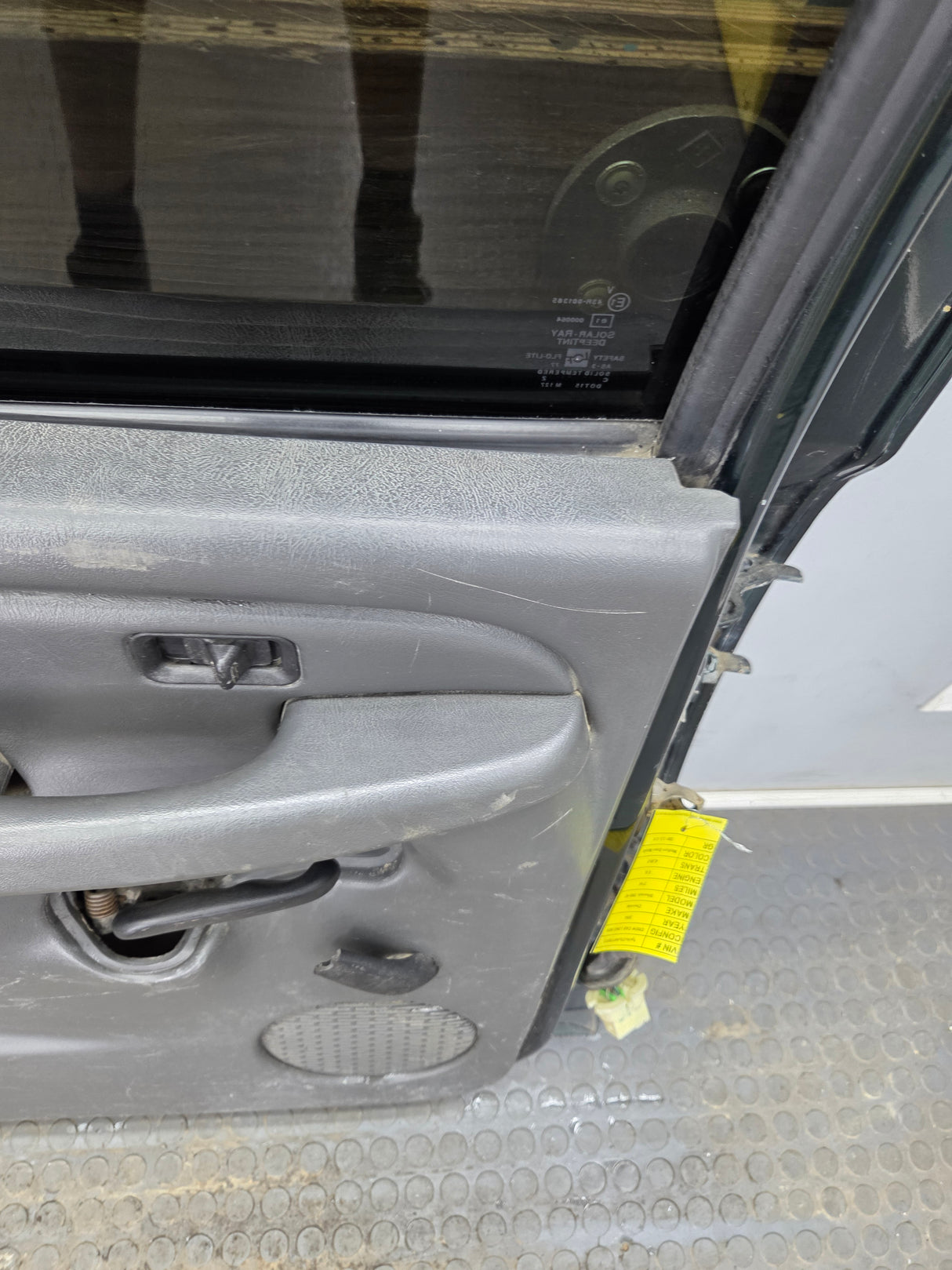 1999-2007 Chevrolet Silverado / GMC Sierra 1500 2500 3500 HD Rear Driver side LH Crew Cab rear door