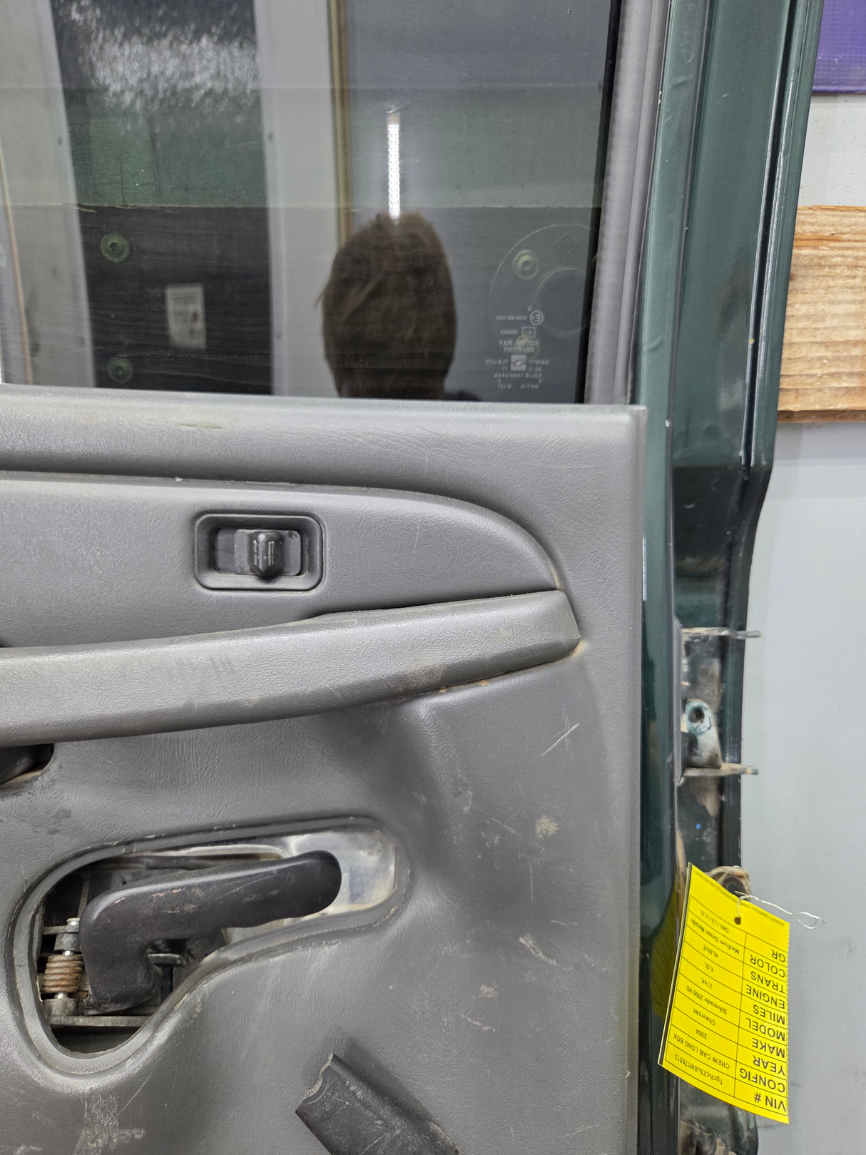 1999-2007 Chevrolet Silverado / GMC Sierra 1500 2500 3500 HD Rear Driver side LH Crew Cab rear door
