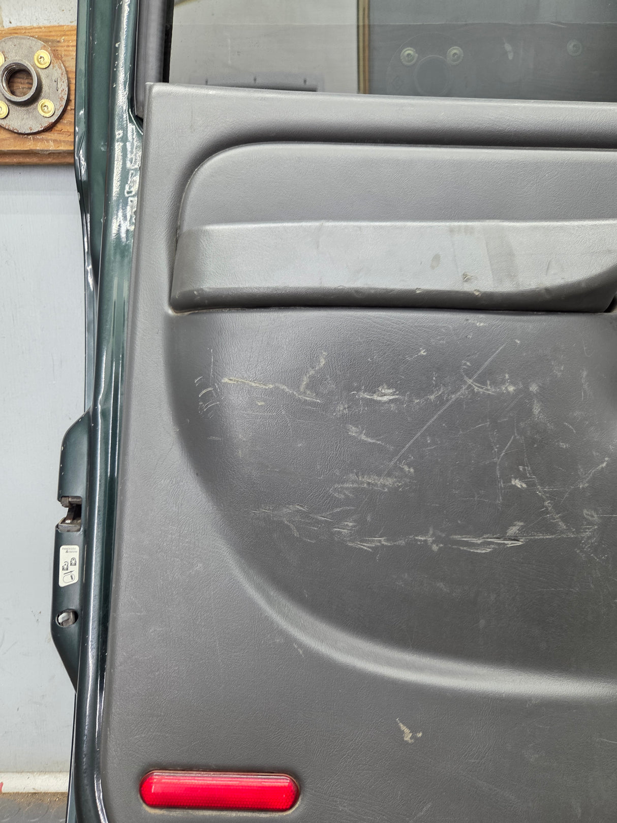 1999-2007 Chevrolet Silverado / GMC Sierra 1500 2500 3500 HD Rear Driver side LH Crew Cab rear door