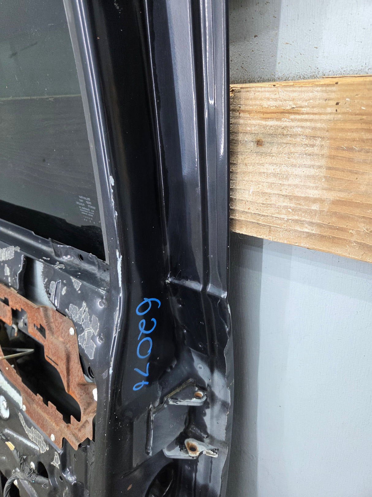 1996-1999 Chevrolet Tahoe / GMC Yukon 1500 2500HD Rear Driver side rear door LH