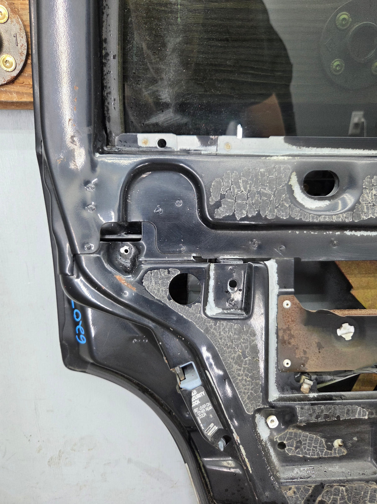 1996-1999 Chevrolet Tahoe / GMC Yukon 1500 2500HD Rear Driver side rear door LH