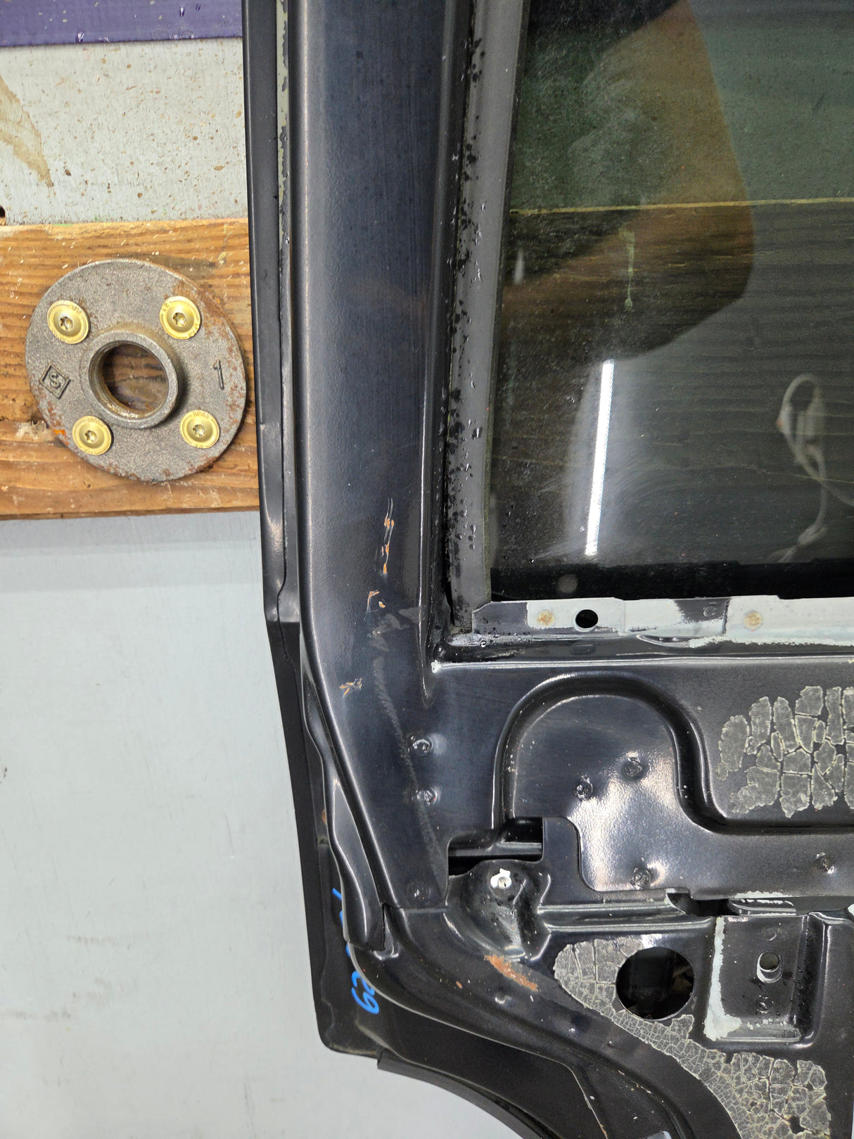 1996-1999 Chevrolet Tahoe / GMC Yukon 1500 2500HD Rear Driver side rear door LH