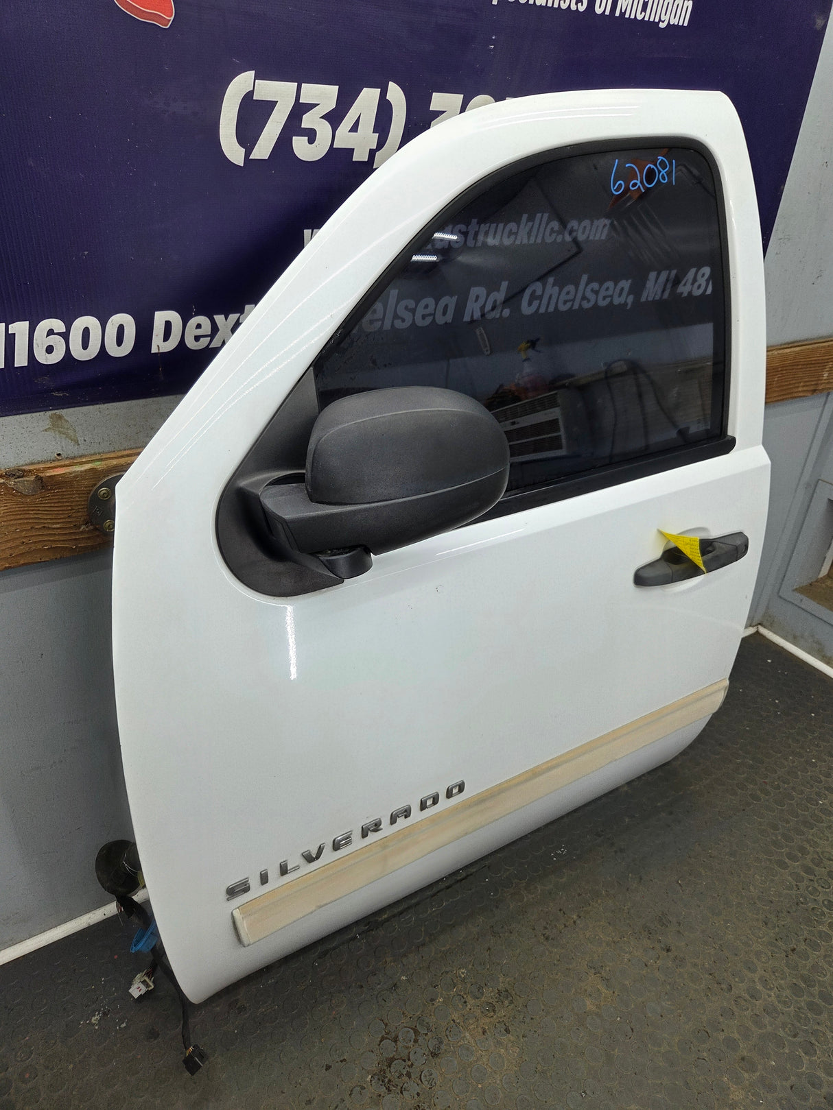 2007-2013 Chevrolet Silverado / GMC Sierra 1500 2500 3500 HD LH Front Driver Side Door
