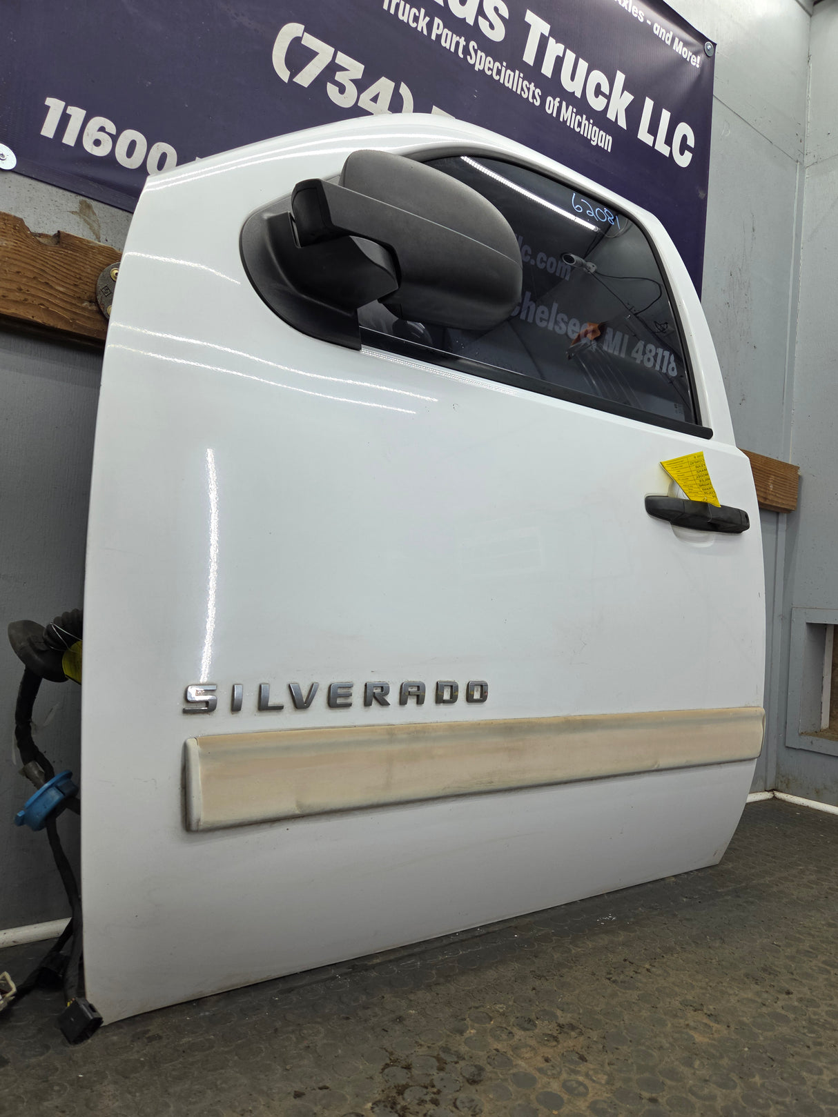 2007-2013 Chevrolet Silverado / GMC Sierra 1500 2500 3500 HD LH Front Driver Side Door