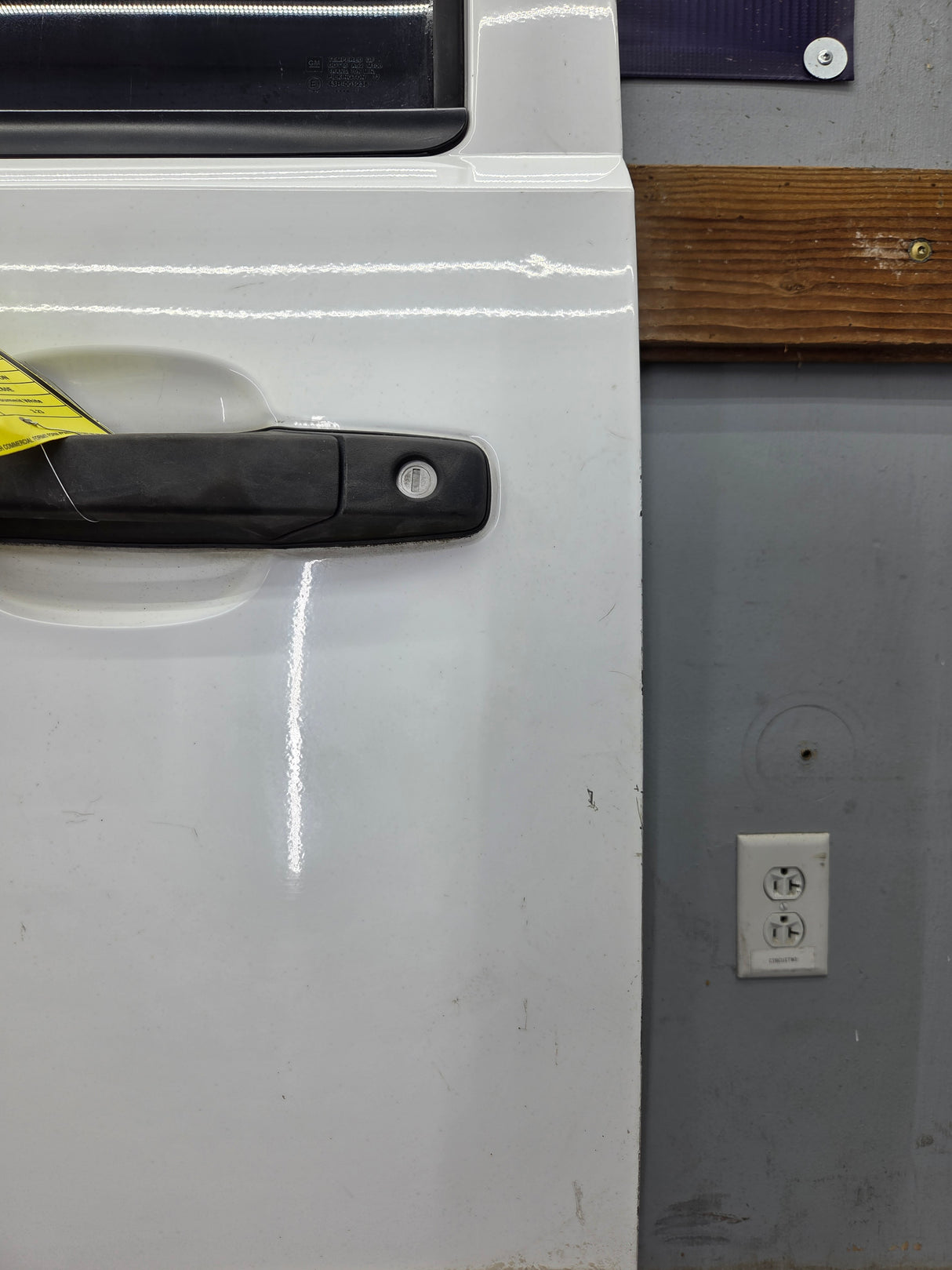 2007-2013 Chevrolet Silverado / GMC Sierra 1500 2500 3500 HD LH Front Driver Side Door