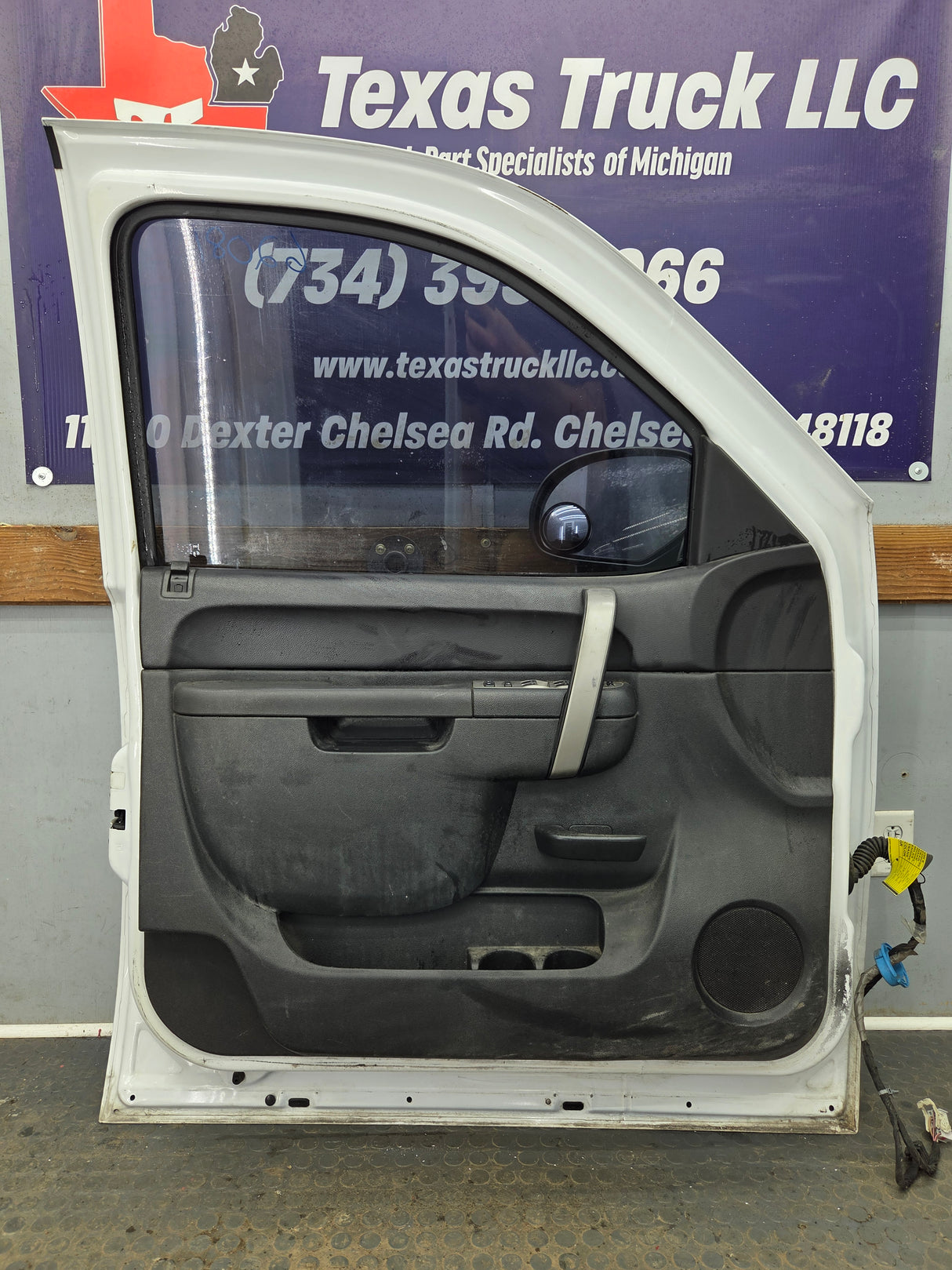 2007-2013 Chevrolet Silverado / GMC Sierra 1500 2500 3500 HD LH Front Driver Side Door