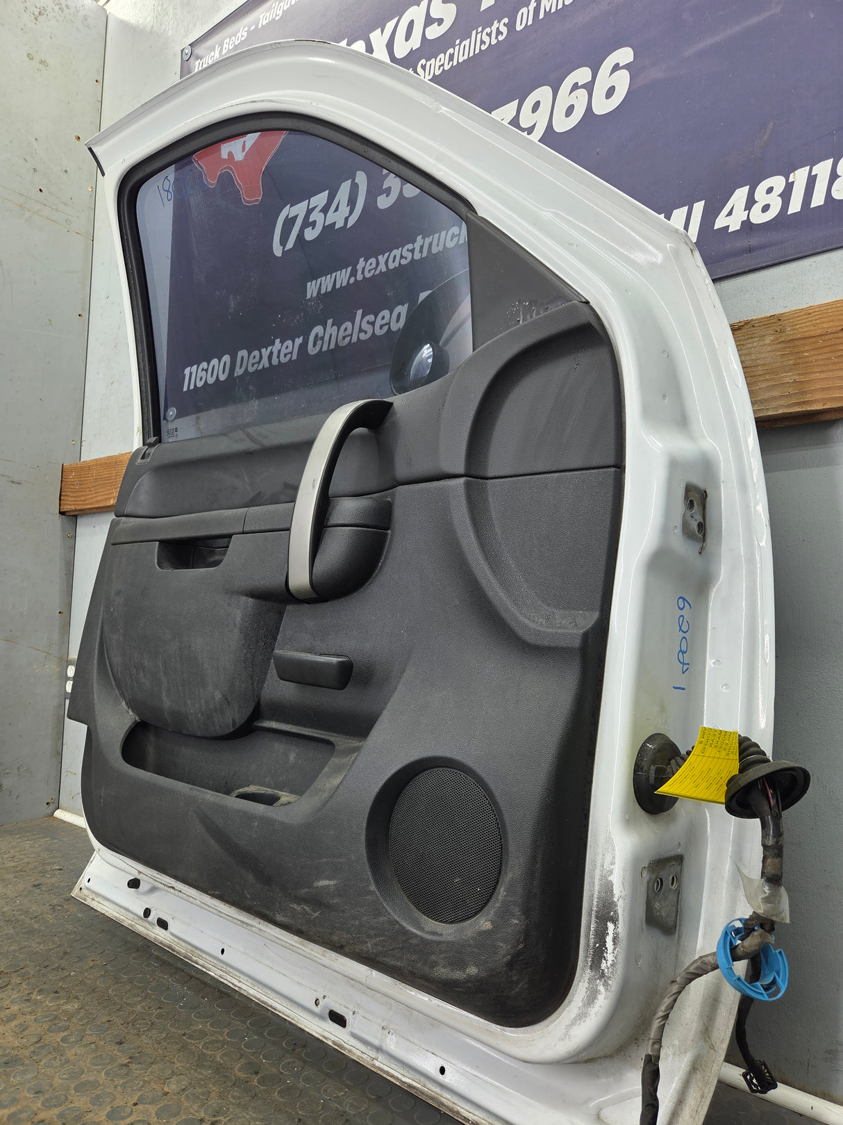 2007-2013 Chevrolet Silverado / GMC Sierra 1500 2500 3500 HD LH Front Driver Side Door