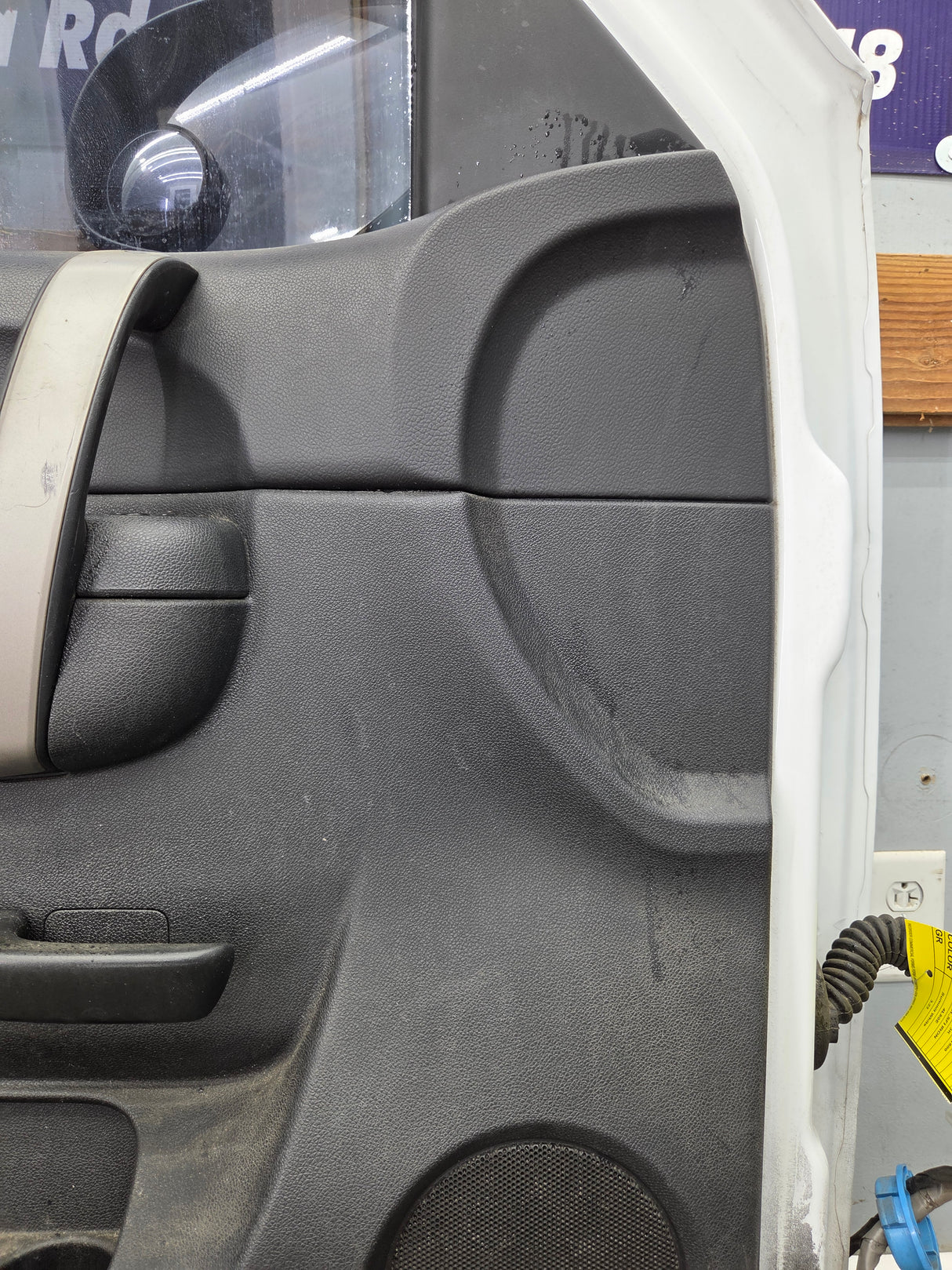 2007-2013 Chevrolet Silverado / GMC Sierra 1500 2500 3500 HD LH Front Driver Side Door
