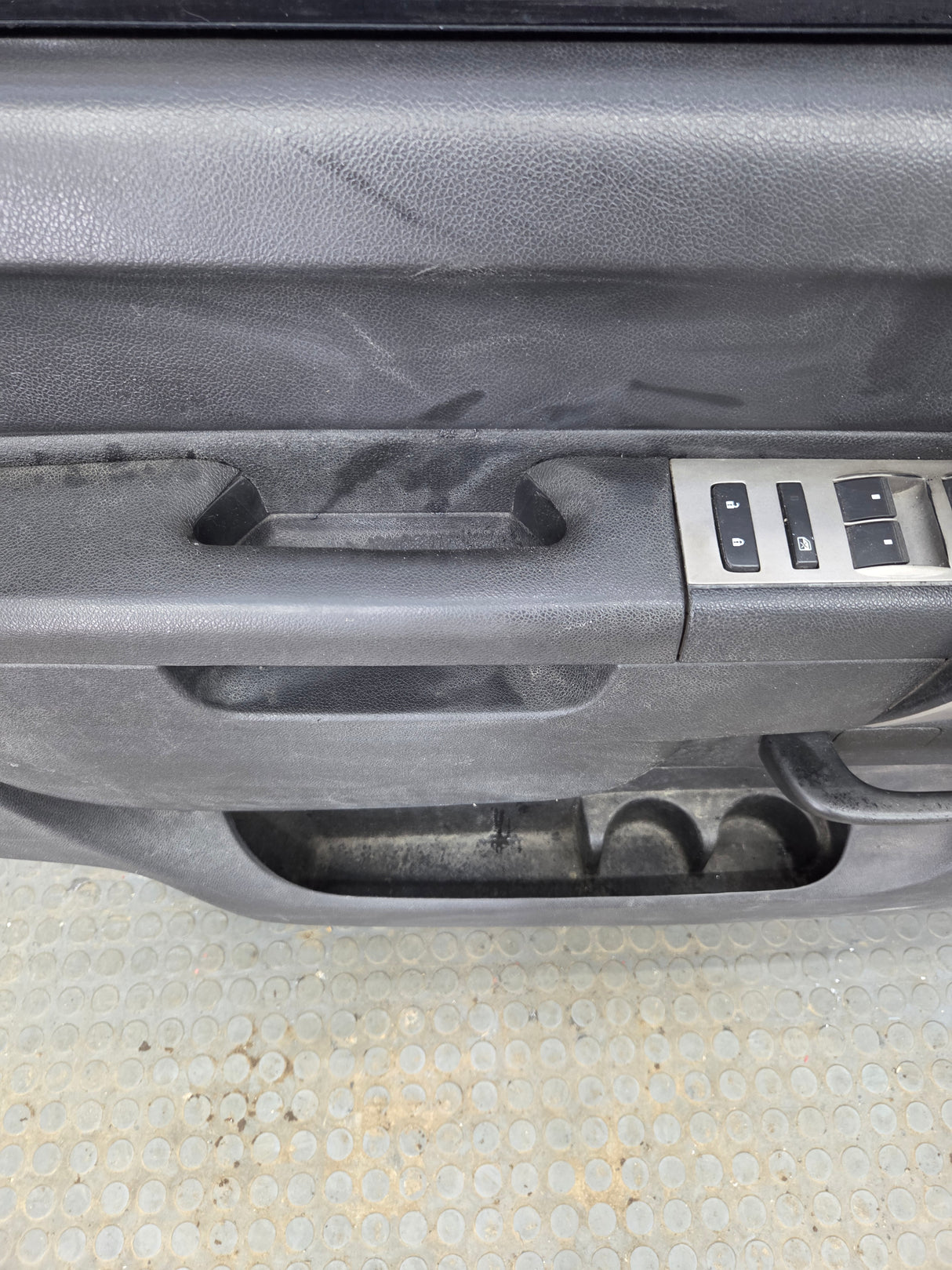2007-2013 Chevrolet Silverado / GMC Sierra 1500 2500 3500 HD LH Front Driver Side Door