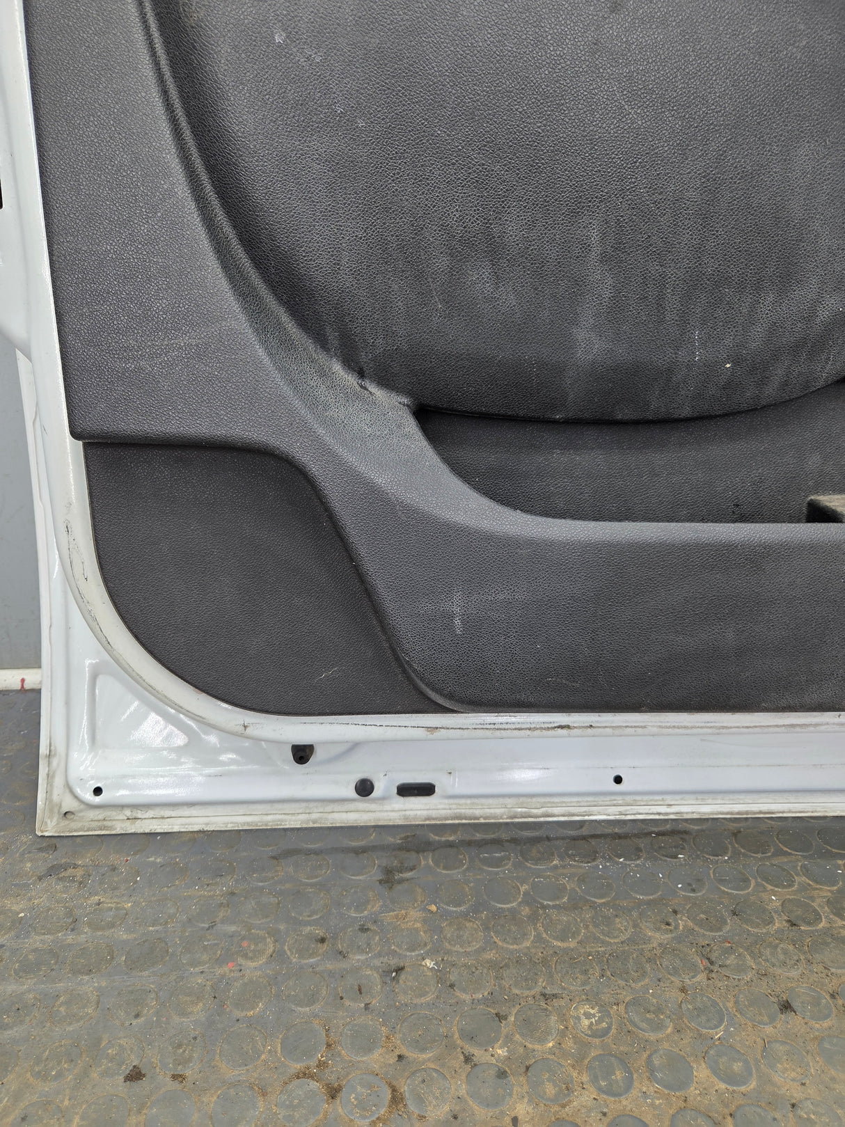 2007-2013 Chevrolet Silverado / GMC Sierra 1500 2500 3500 HD LH Front Driver Side Door