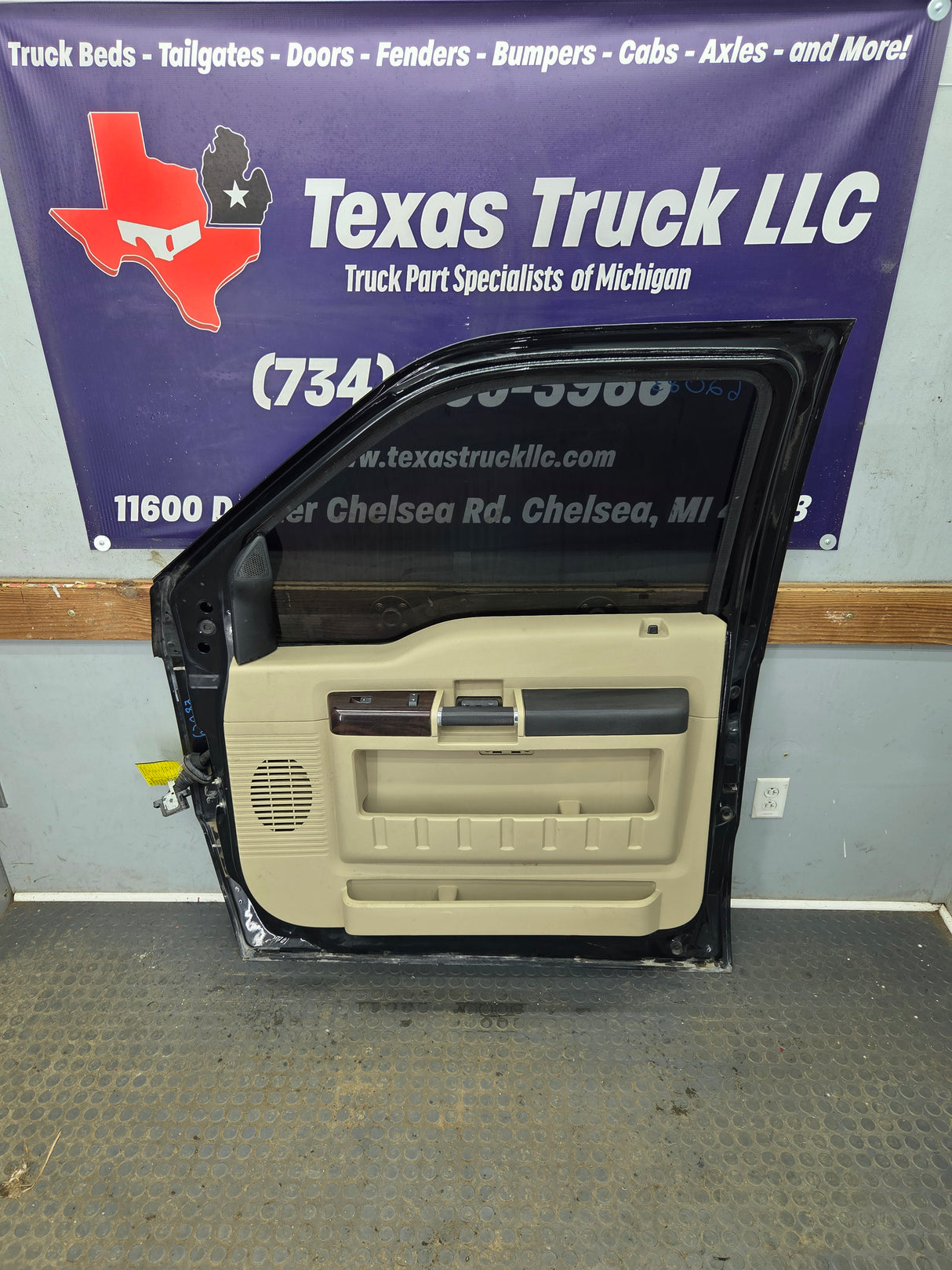 2008-2011 Ford Super Duty / Excursion Front Passenger RH Door F250 F350 F450 F550