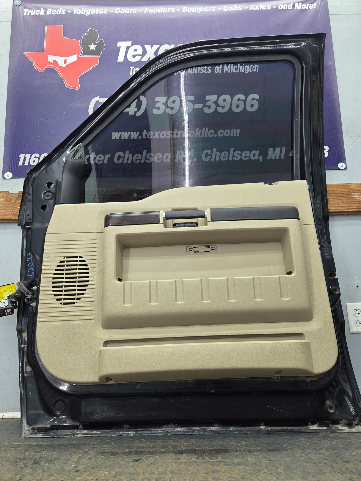 2008-2011 Ford Super Duty / Excursion Front Passenger RH Door F250 F350 F450 F550