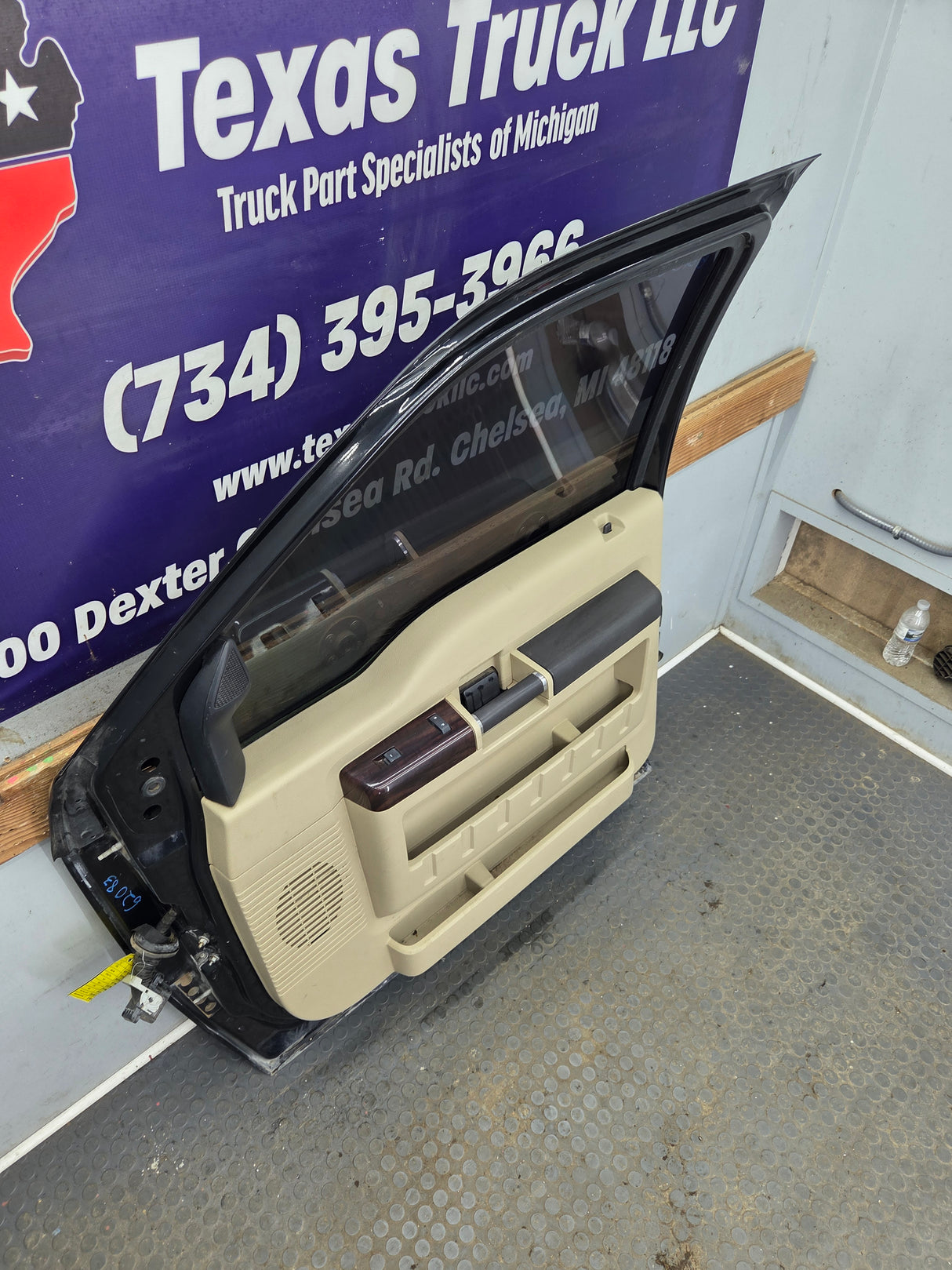 2008-2011 Ford Super Duty / Excursion Front Passenger RH Door F250 F350 F450 F550