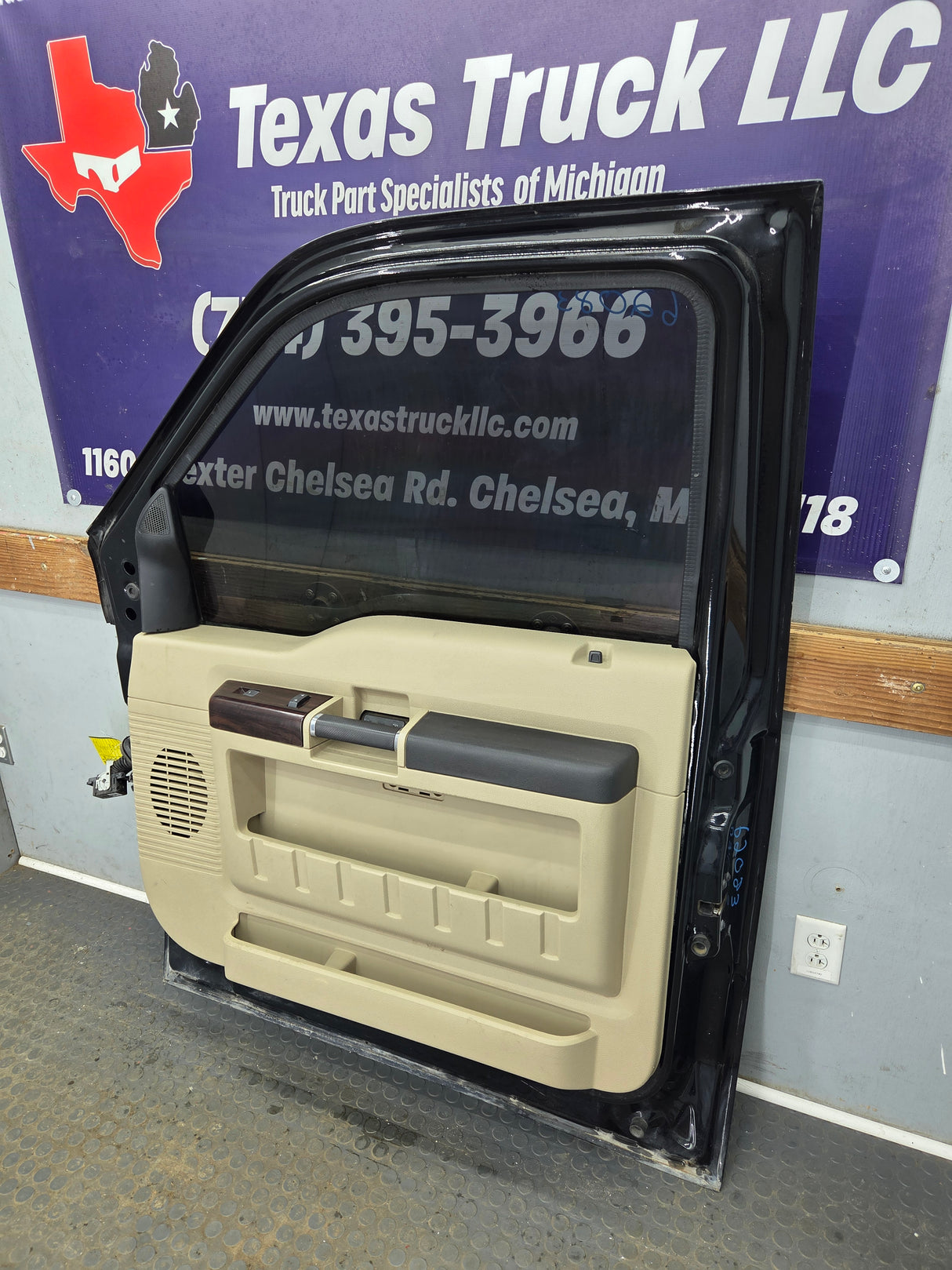 2008-2011 Ford Super Duty / Excursion Front Passenger RH Door F250 F350 F450 F550