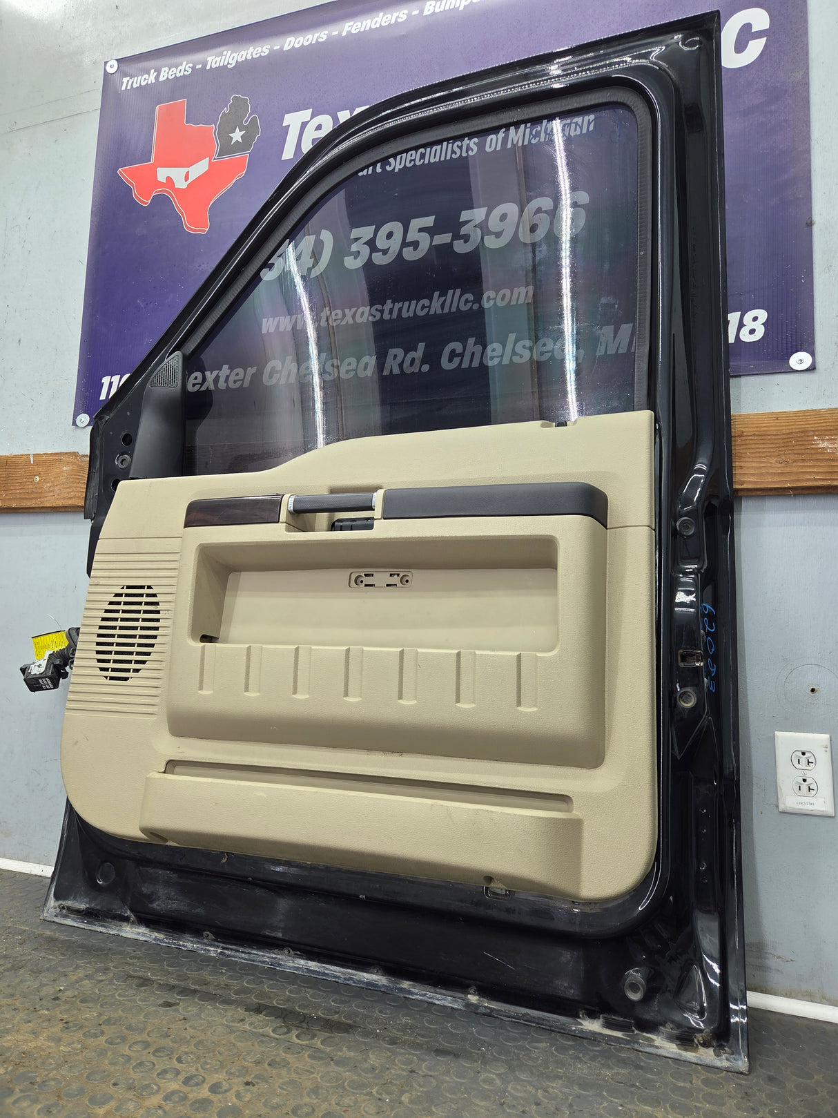 2008-2011 Ford Super Duty / Excursion Front Passenger RH Door F250 F350 F450 F550