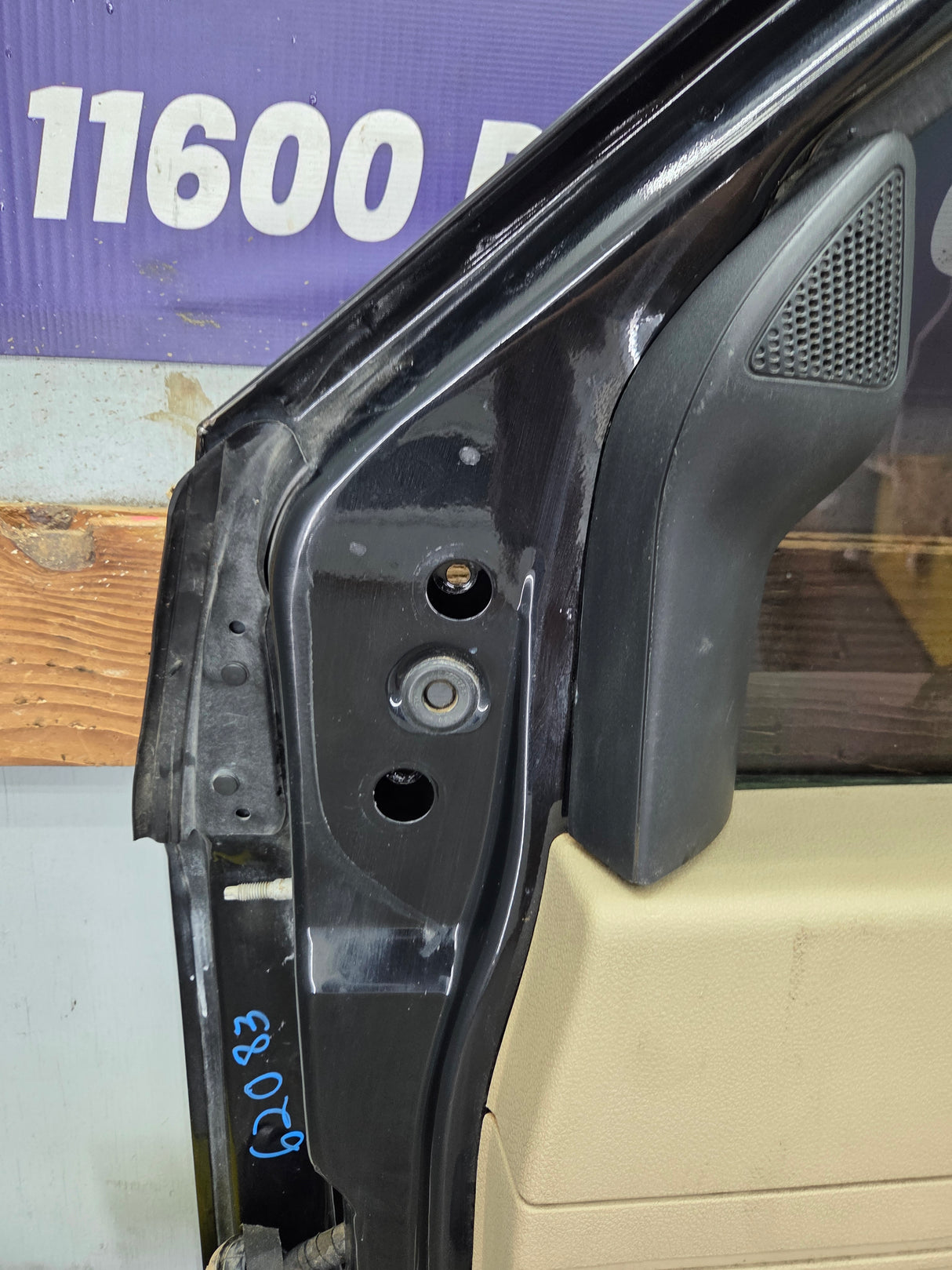 2008-2011 Ford Super Duty / Excursion Front Passenger RH Door F250 F350 F450 F550