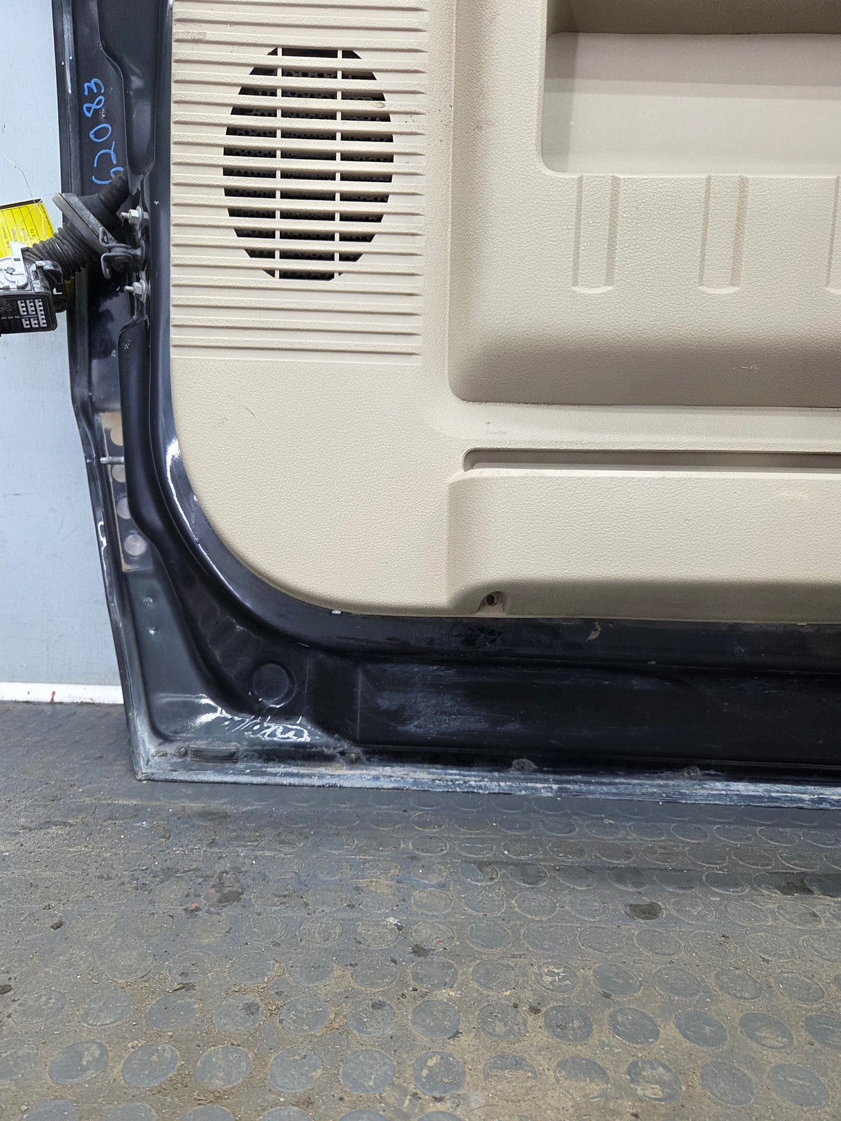 2008-2011 Ford Super Duty / Excursion Front Passenger RH Door F250 F350 F450 F550
