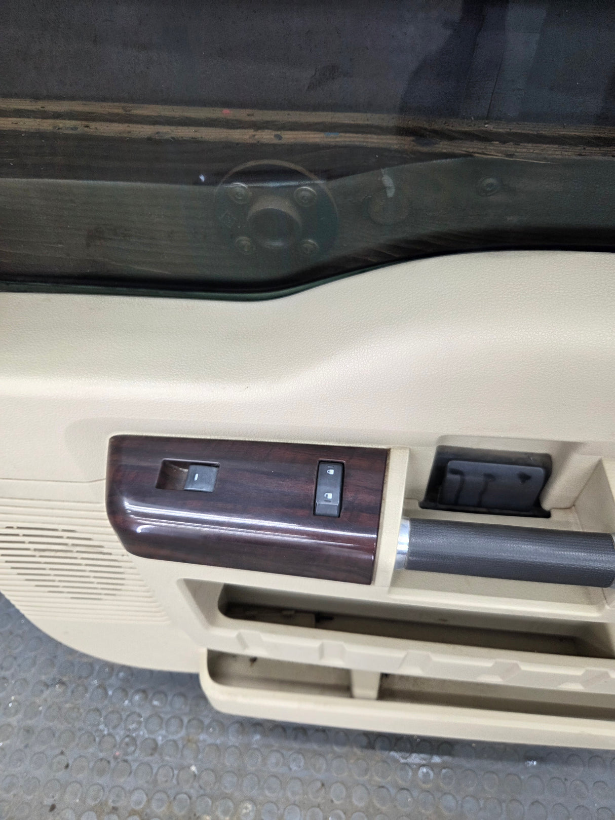 2008-2011 Ford Super Duty / Excursion Front Passenger RH Door F250 F350 F450 F550