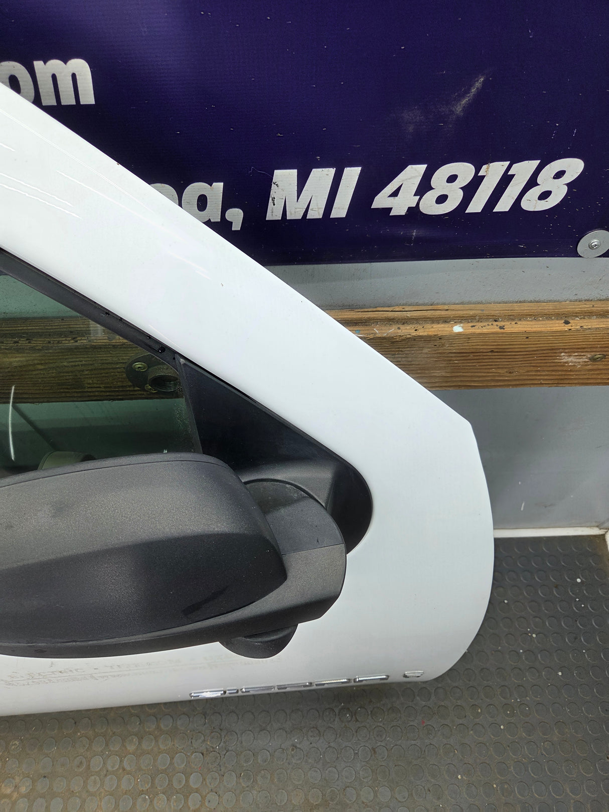 2007-2013 Chevrolet Silverado / GMC Sierra 1500 2500 3500 HD RH Front Passenger Side Door