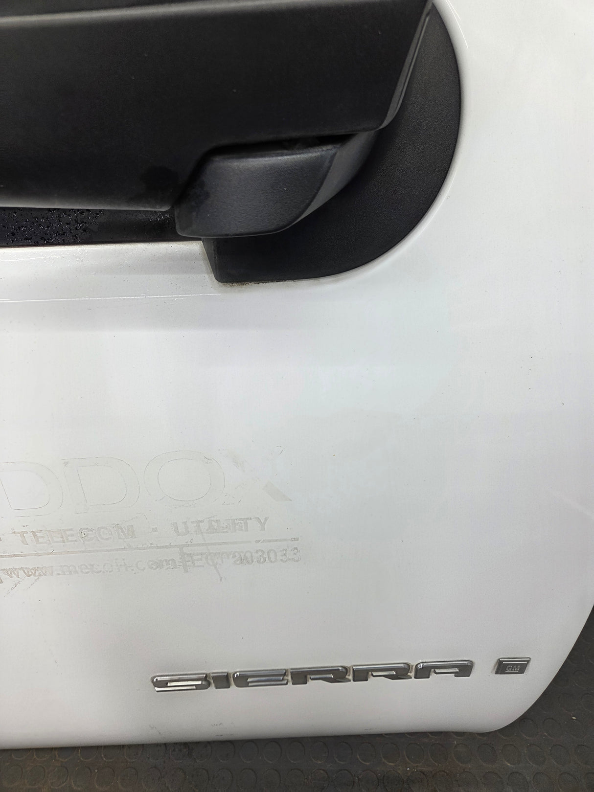 2007-2013 Chevrolet Silverado / GMC Sierra 1500 2500 3500 HD RH Front Passenger Side Door