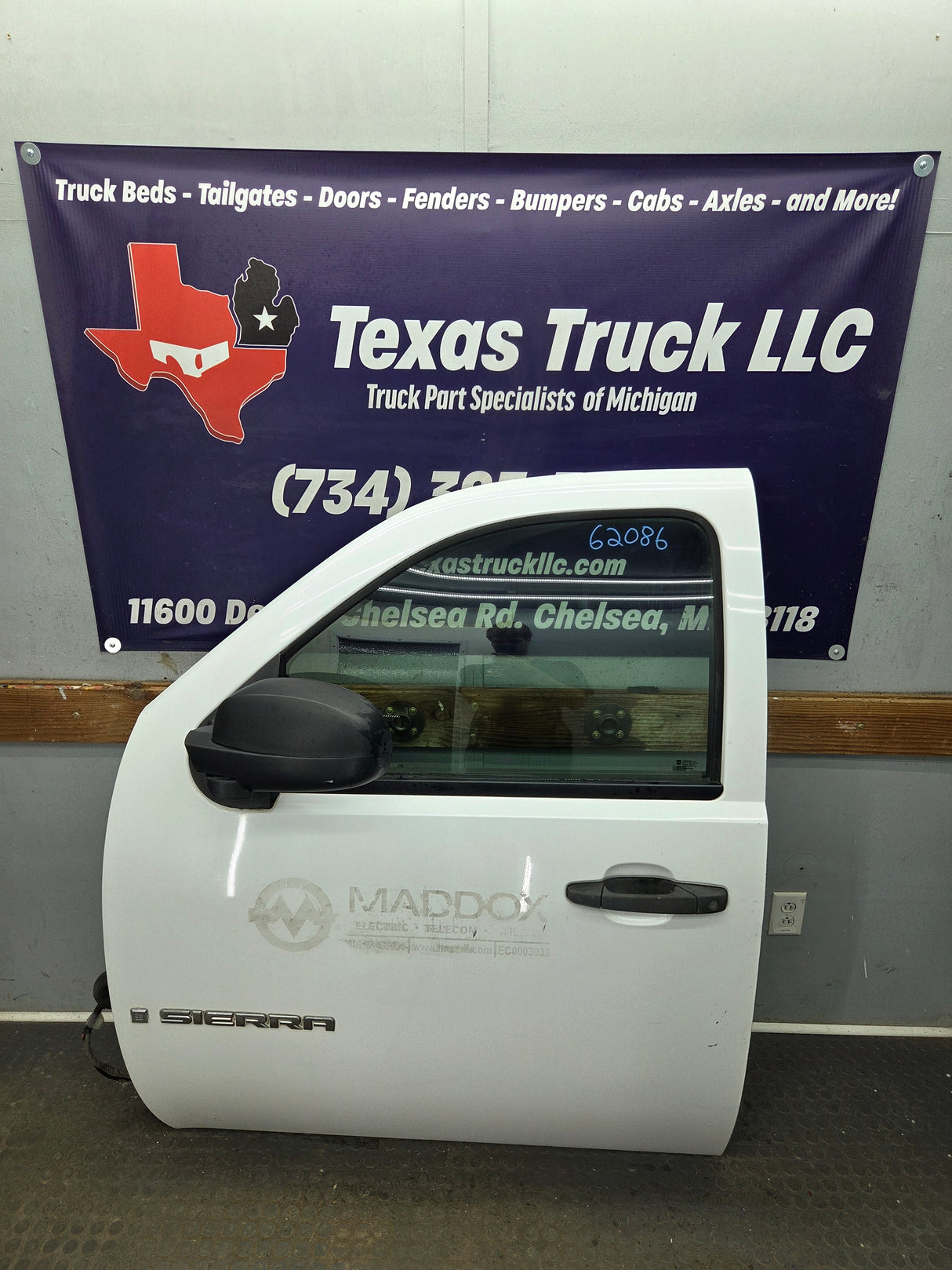 2007-2013 Chevrolet Silverado / GMC Sierra 1500 2500 3500 HD LH Front Driver Side Door