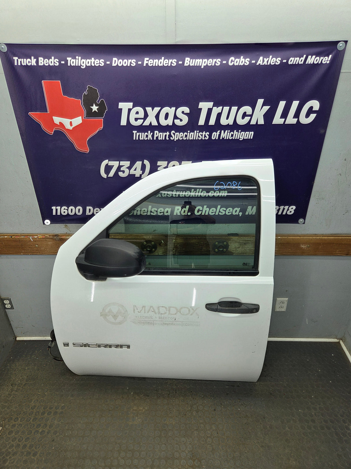 2007-2013 Chevrolet Silverado / GMC Sierra 1500 2500 3500 HD LH Front Driver Side Door