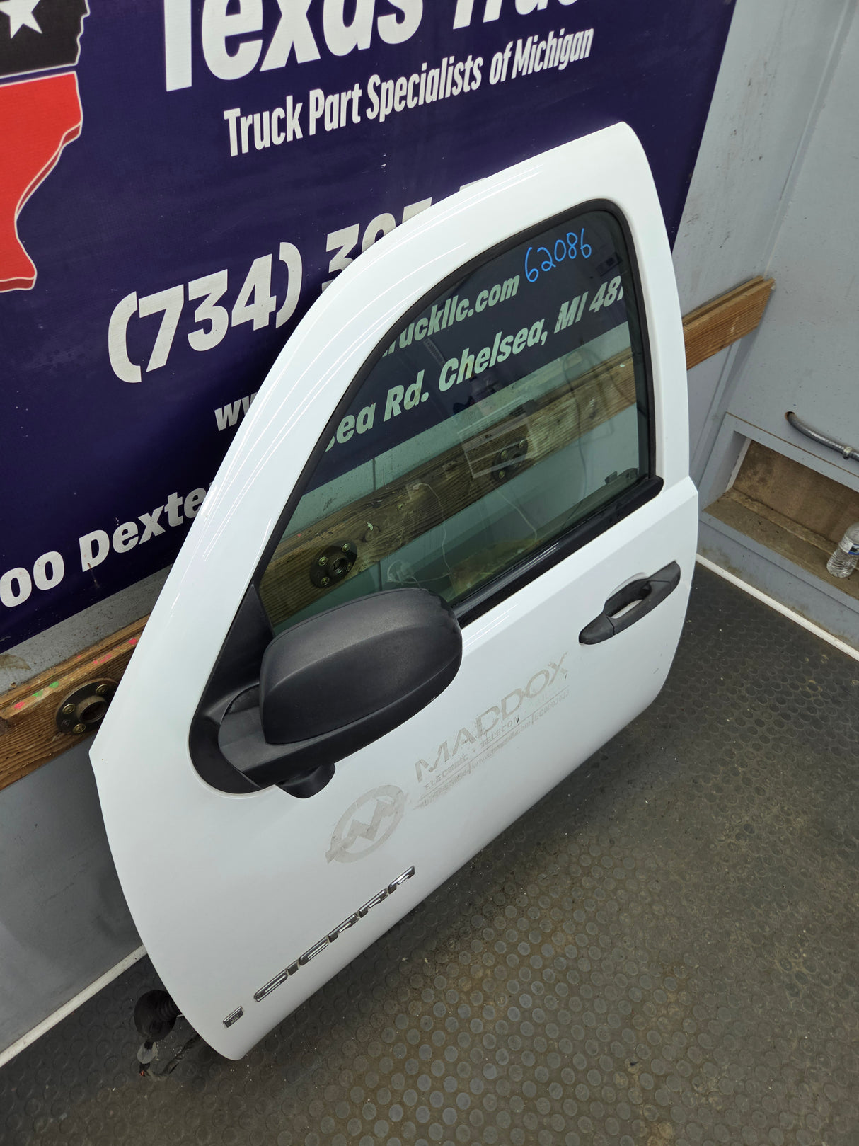 2007-2013 Chevrolet Silverado / GMC Sierra 1500 2500 3500 HD LH Front Driver Side Door