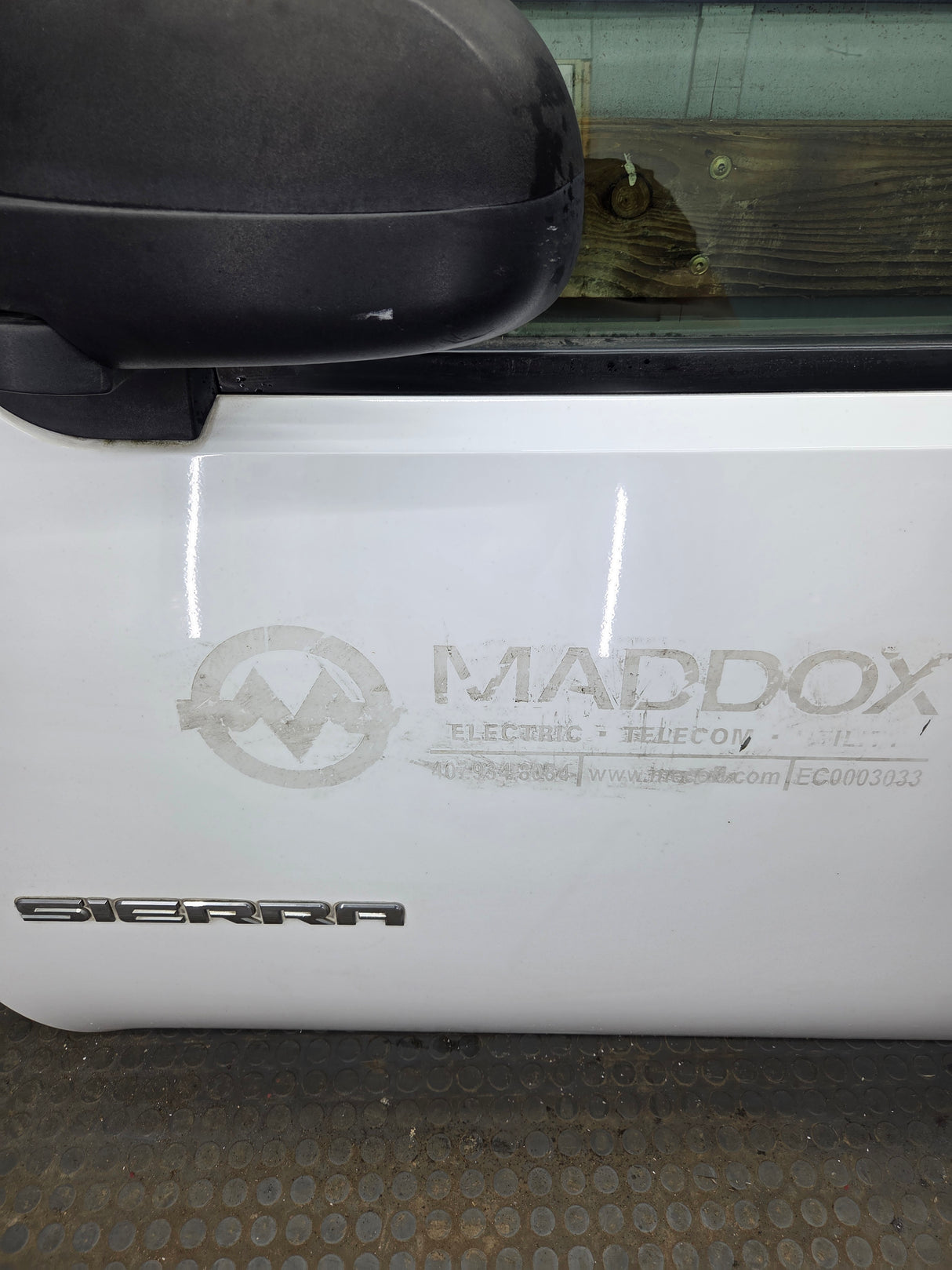 2007-2013 Chevrolet Silverado / GMC Sierra 1500 2500 3500 HD LH Front Driver Side Door