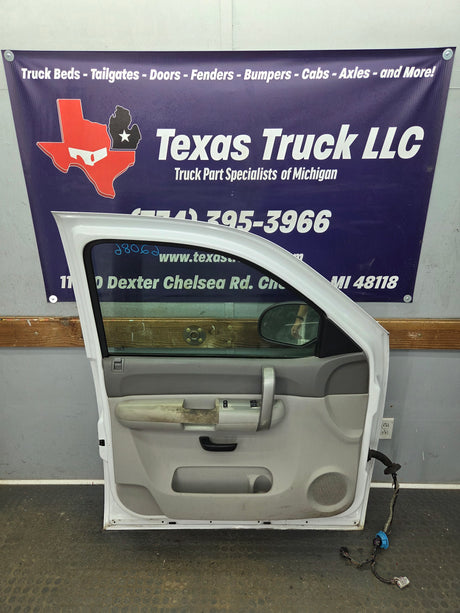 2007-2013 Chevrolet Silverado / GMC Sierra 1500 2500 3500 HD LH Front Driver Side Door