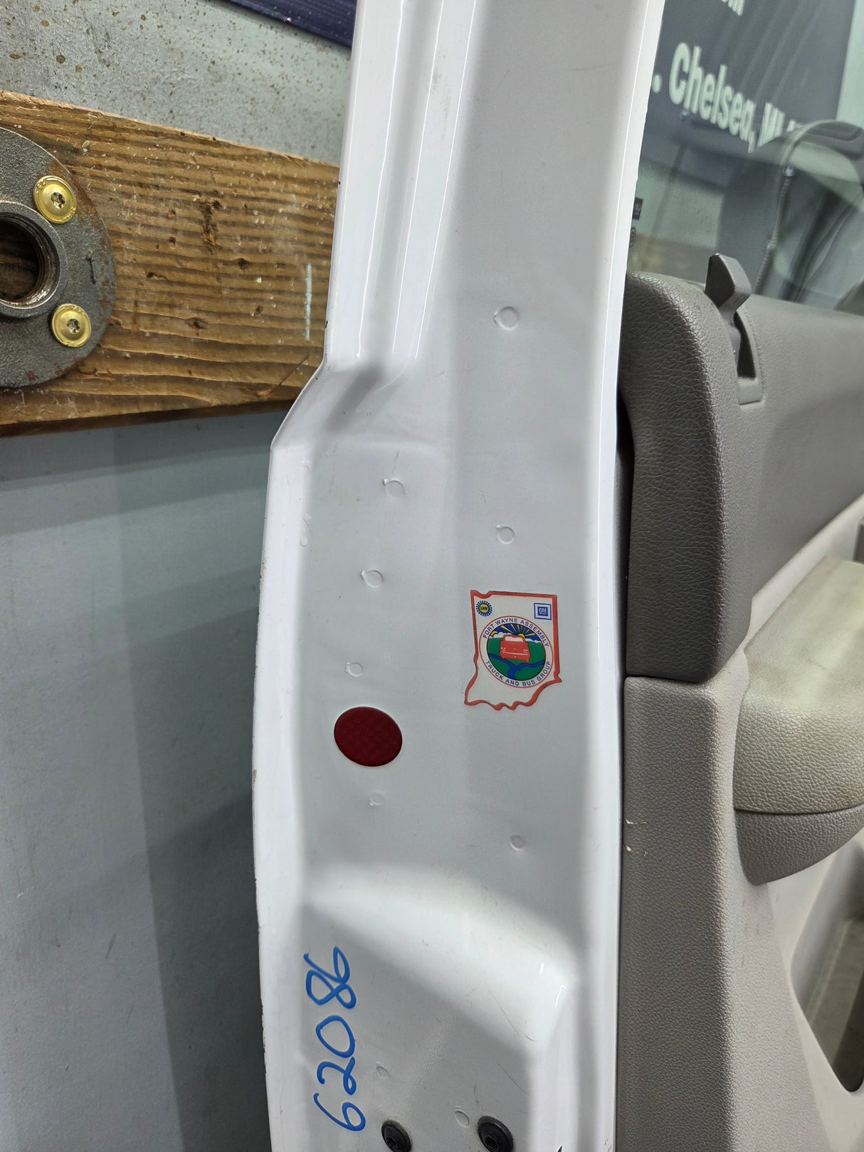 2007-2013 Chevrolet Silverado / GMC Sierra 1500 2500 3500 HD LH Front Driver Side Door
