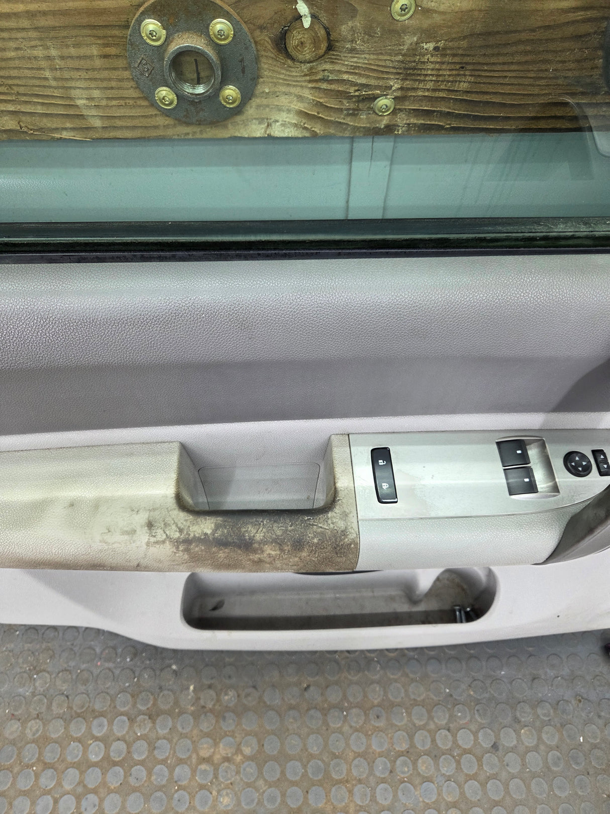 2007-2013 Chevrolet Silverado / GMC Sierra 1500 2500 3500 HD LH Front Driver Side Door