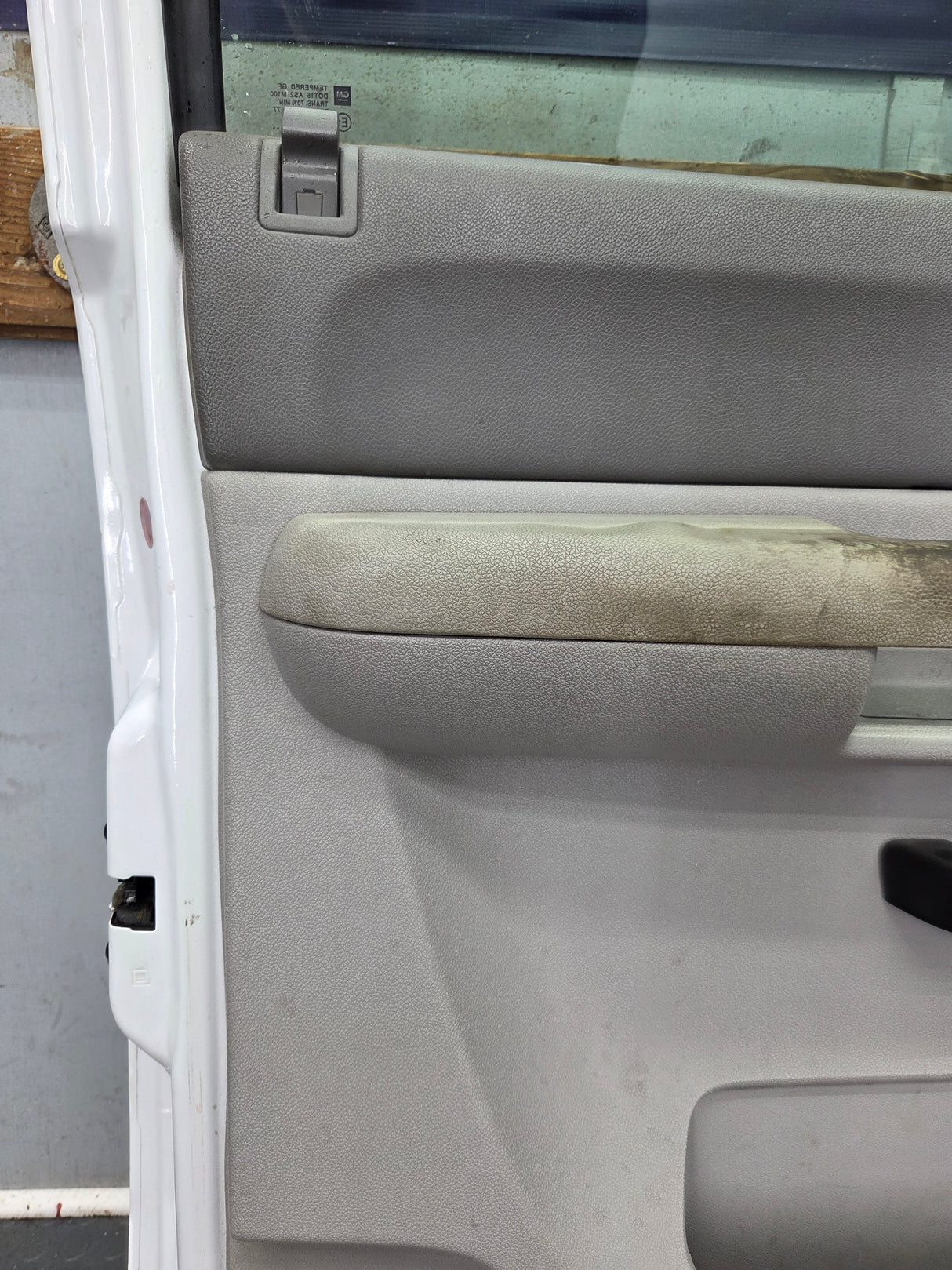 2007-2013 Chevrolet Silverado / GMC Sierra 1500 2500 3500 HD LH Front Driver Side Door