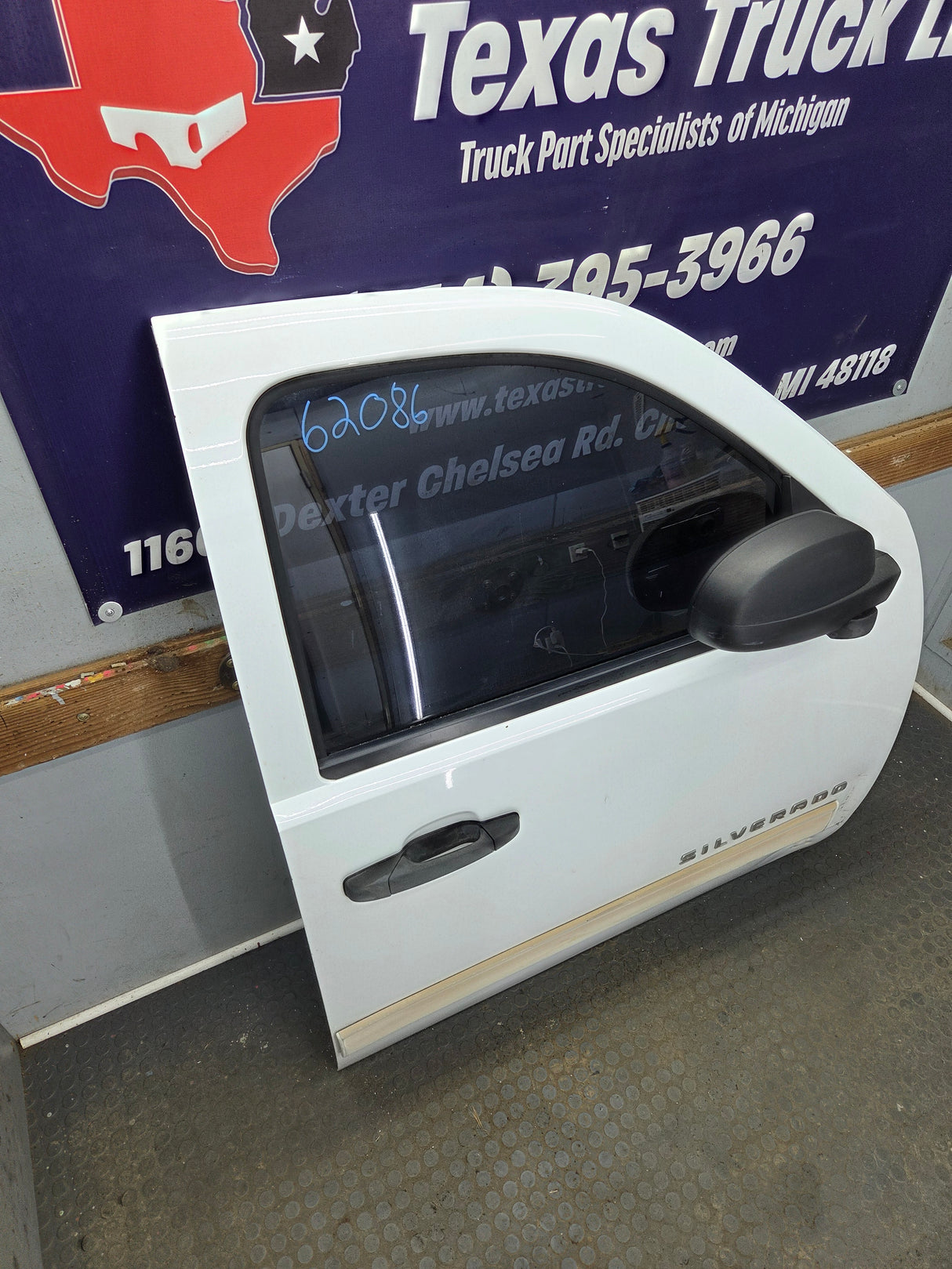 2007-2013 Chevrolet Silverado / GMC Sierra 1500 2500 3500 HD RH Front Passenger Side Door