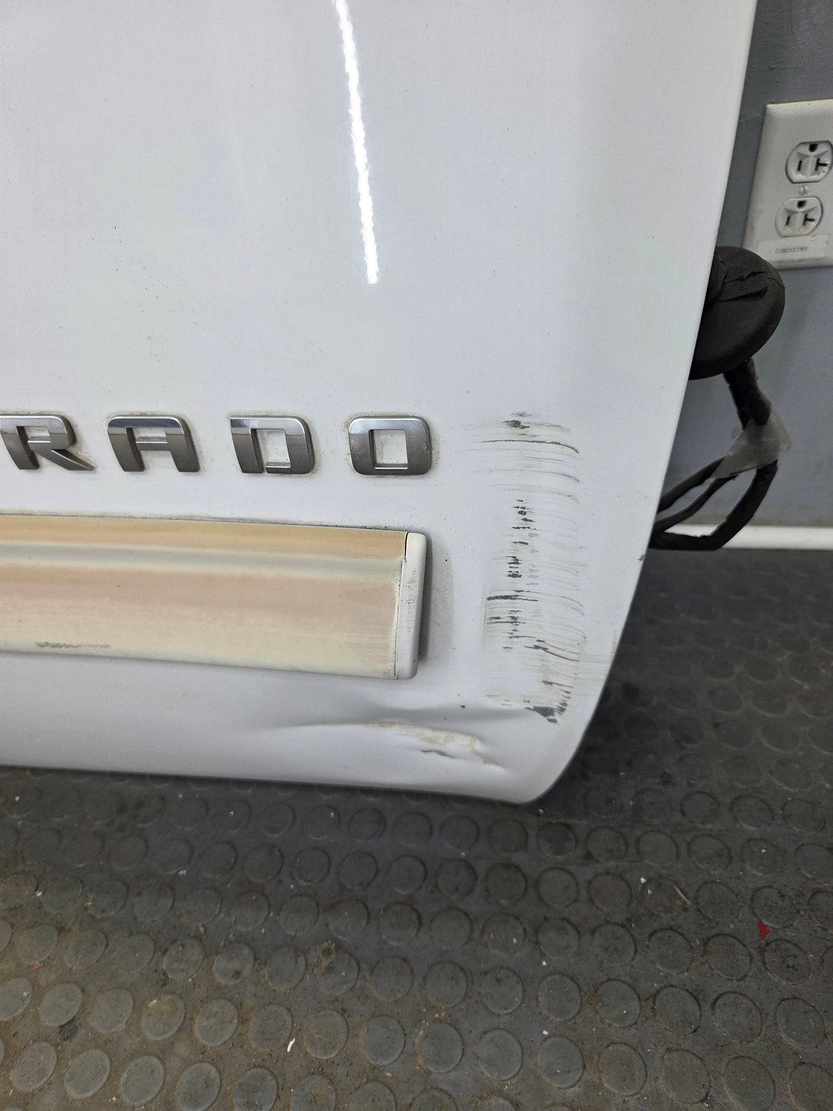 2007-2013 Chevrolet Silverado / GMC Sierra 1500 2500 3500 HD RH Front Passenger Side Door