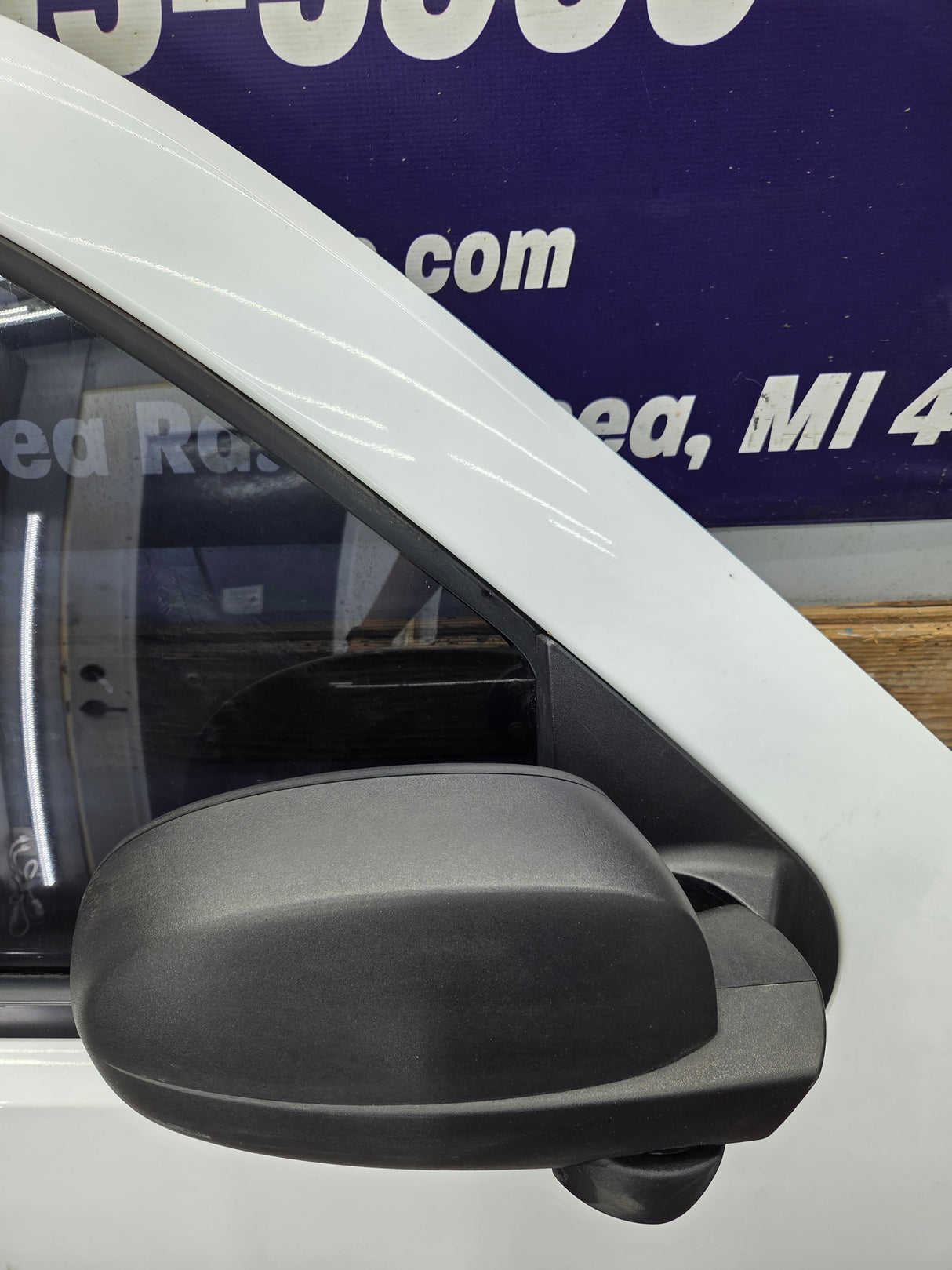 2007-2013 Chevrolet Silverado / GMC Sierra 1500 2500 3500 HD RH Front Passenger Side Door