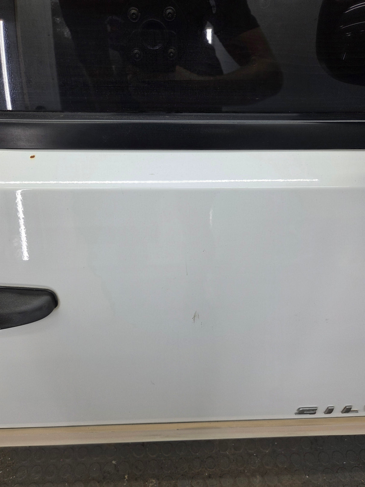 2007-2013 Chevrolet Silverado / GMC Sierra 1500 2500 3500 HD RH Front Passenger Side Door