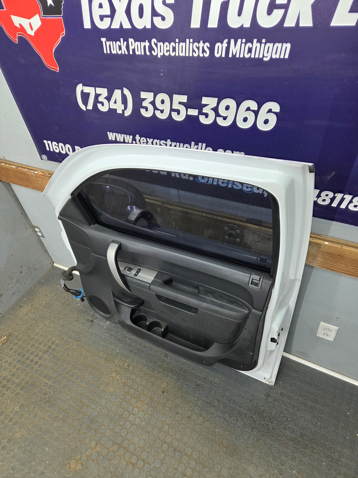 2007-2013 Chevrolet Silverado / GMC Sierra 1500 2500 3500 HD RH Front Passenger Side Door