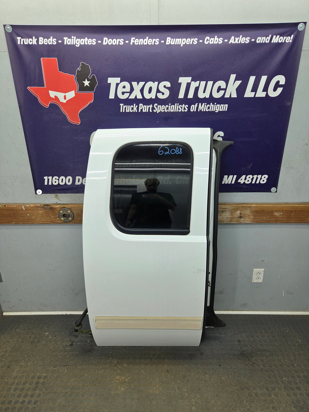 2007-2013 Chevrolet Silverado / GMC Sierra 1500 2500 3500 HD Passenger side Extended Cab RH Rear Door