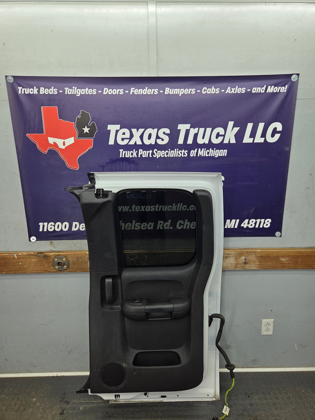 2007-2013 Chevrolet Silverado / GMC Sierra 1500 2500 3500 HD Passenger side Extended Cab RH Rear Door