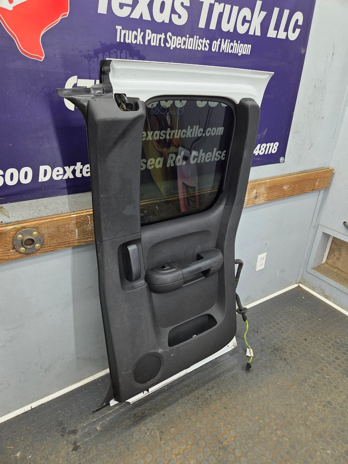 2007-2013 Chevrolet Silverado / GMC Sierra 1500 2500 3500 HD Passenger side Extended Cab RH Rear Door