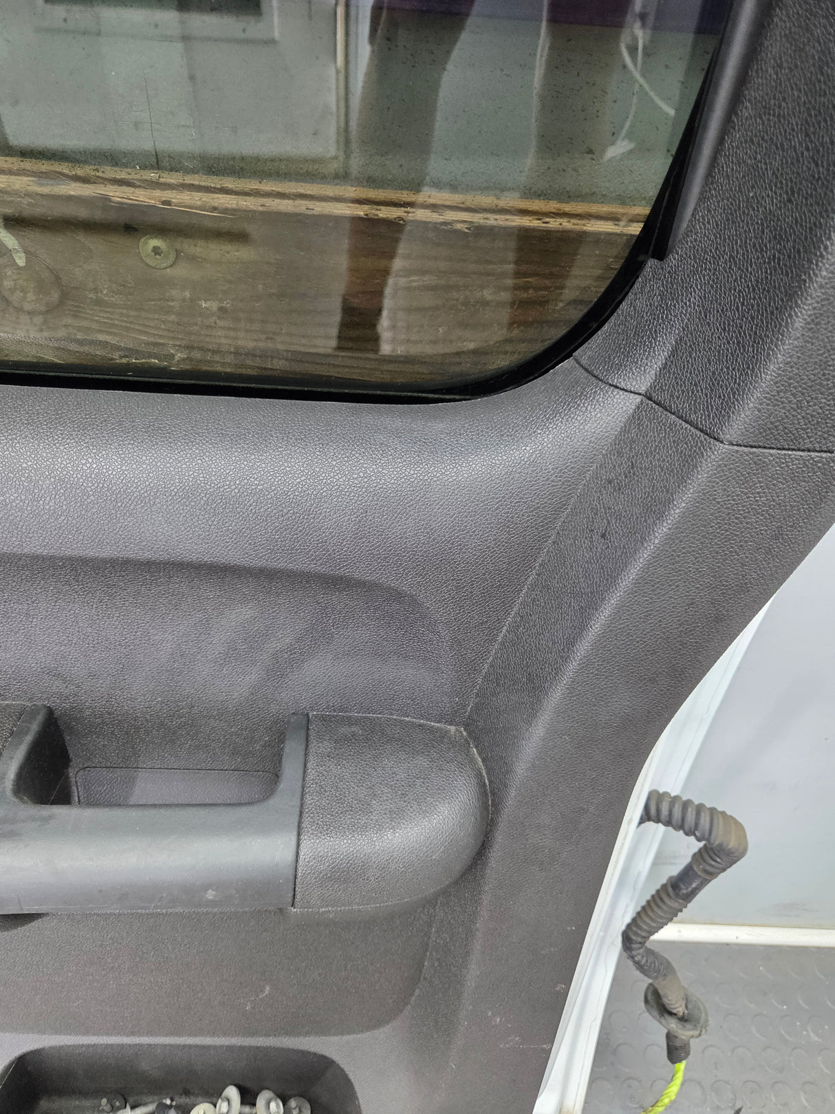 2007-2013 Chevrolet Silverado / GMC Sierra 1500 2500 3500 HD Passenger side Extended Cab RH Rear Door