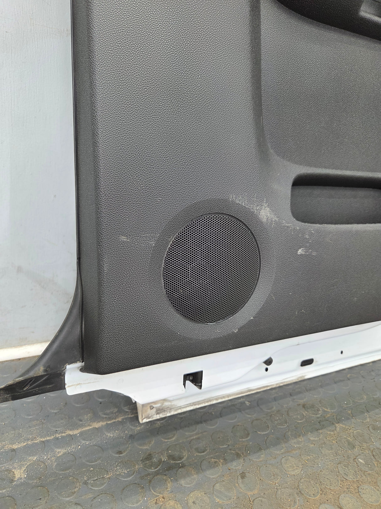 2007-2013 Chevrolet Silverado / GMC Sierra 1500 2500 3500 HD Passenger side Extended Cab RH Rear Door