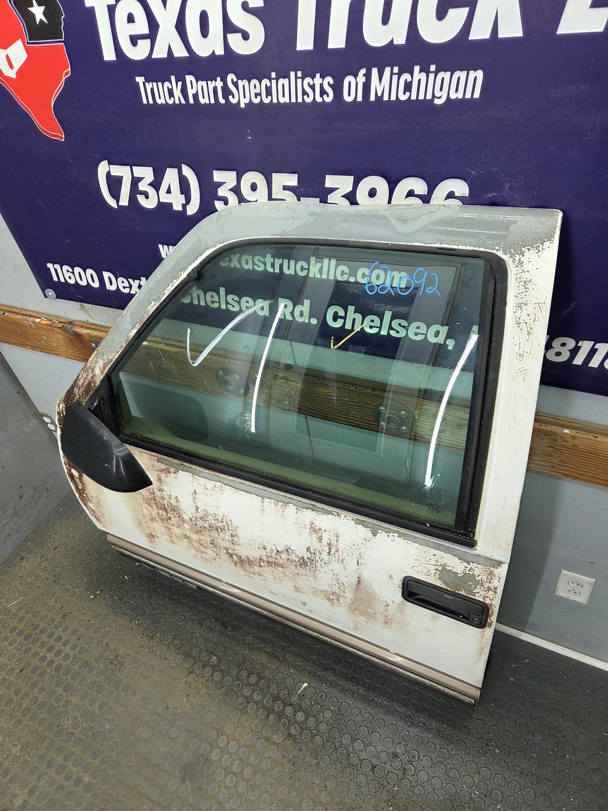 1988-2000 Chevrolet Silverado Suburban GMC Sierra LH Front Driver Side Door