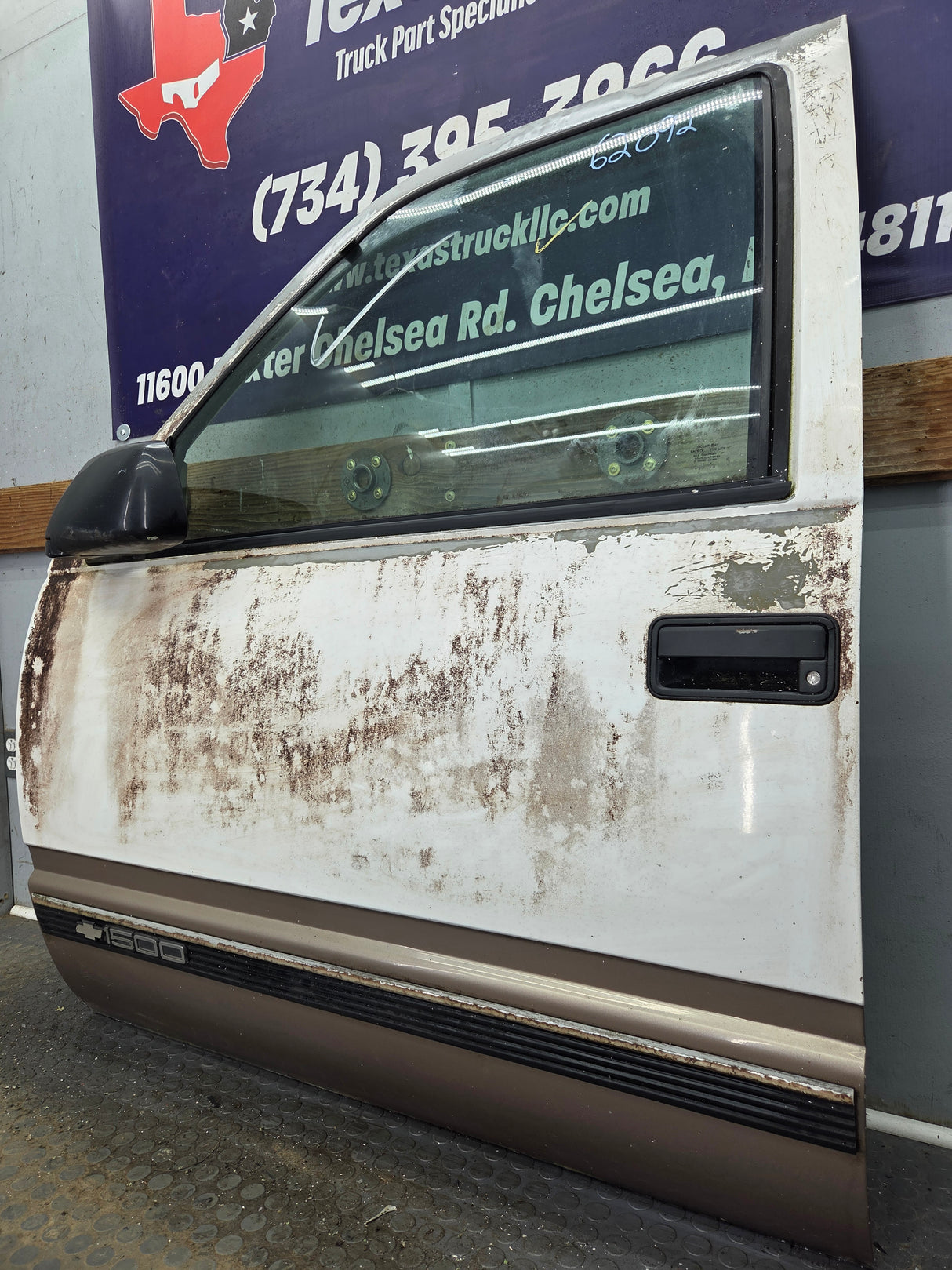 1988-2000 Chevrolet Silverado Suburban GMC Sierra LH Front Driver Side Door