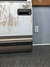 1988-2000 Chevrolet Silverado Suburban GMC Sierra LH Front Driver Side Door