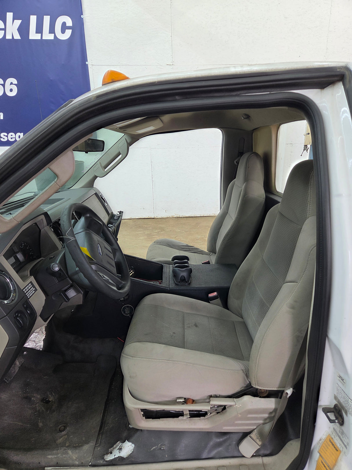 2008-2010 Ford Super Duty F250 F350 F450 F550 Regular Cab 2 door