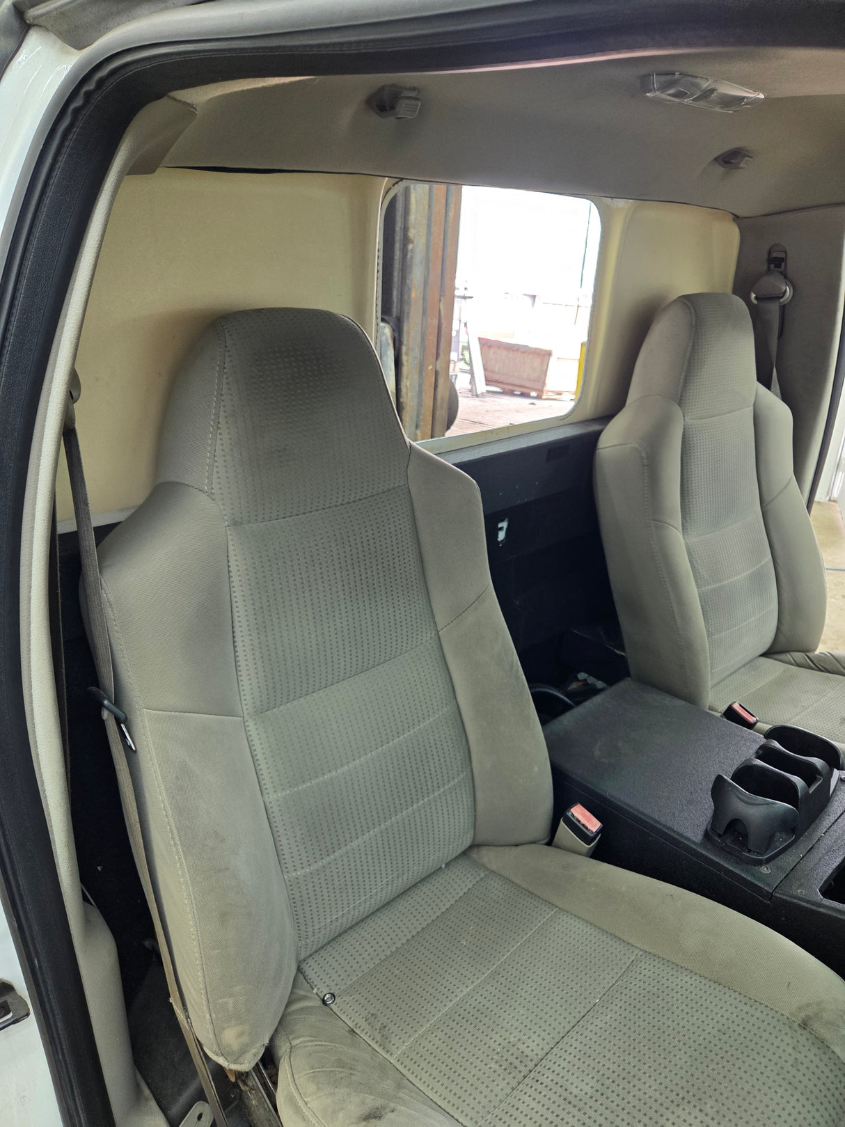 2008-2010 Ford Super Duty F250 F350 F450 F550 Regular Cab 2 door