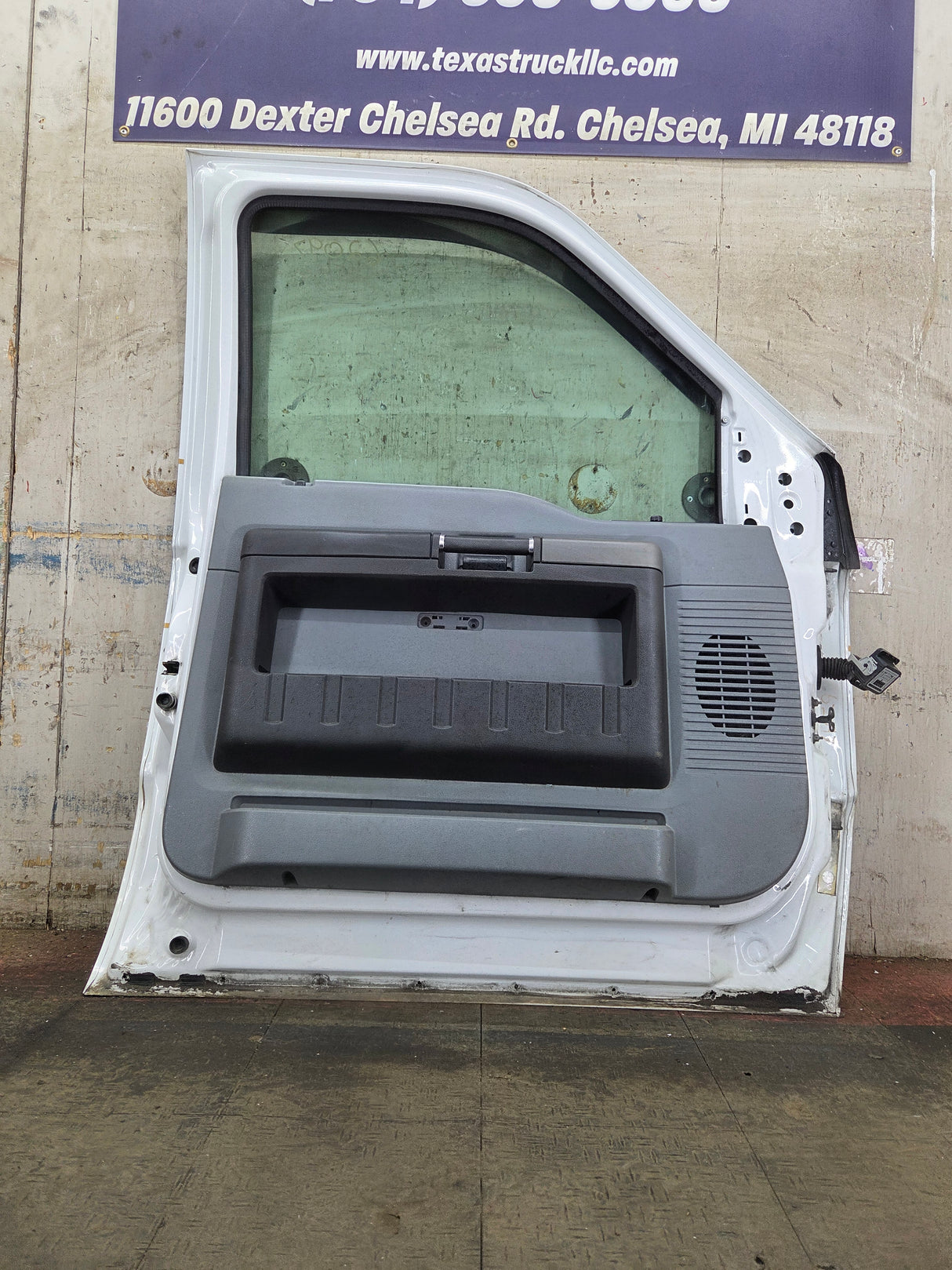 2012-2016 Ford Super Duty LH Driver Side Front Door F250 F350 F450 F550
